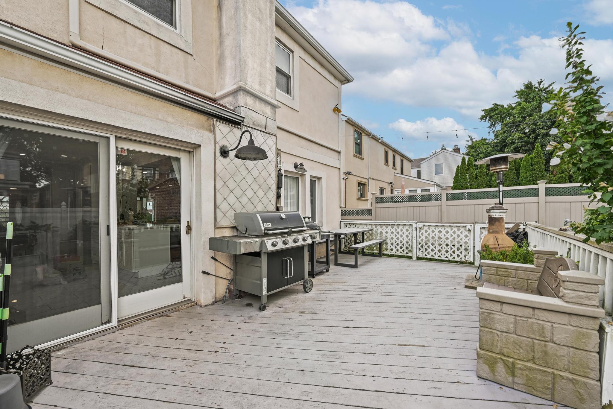 #7 photo, 8210 214th Street, 皇后區 Hollis Hills , NY 11427