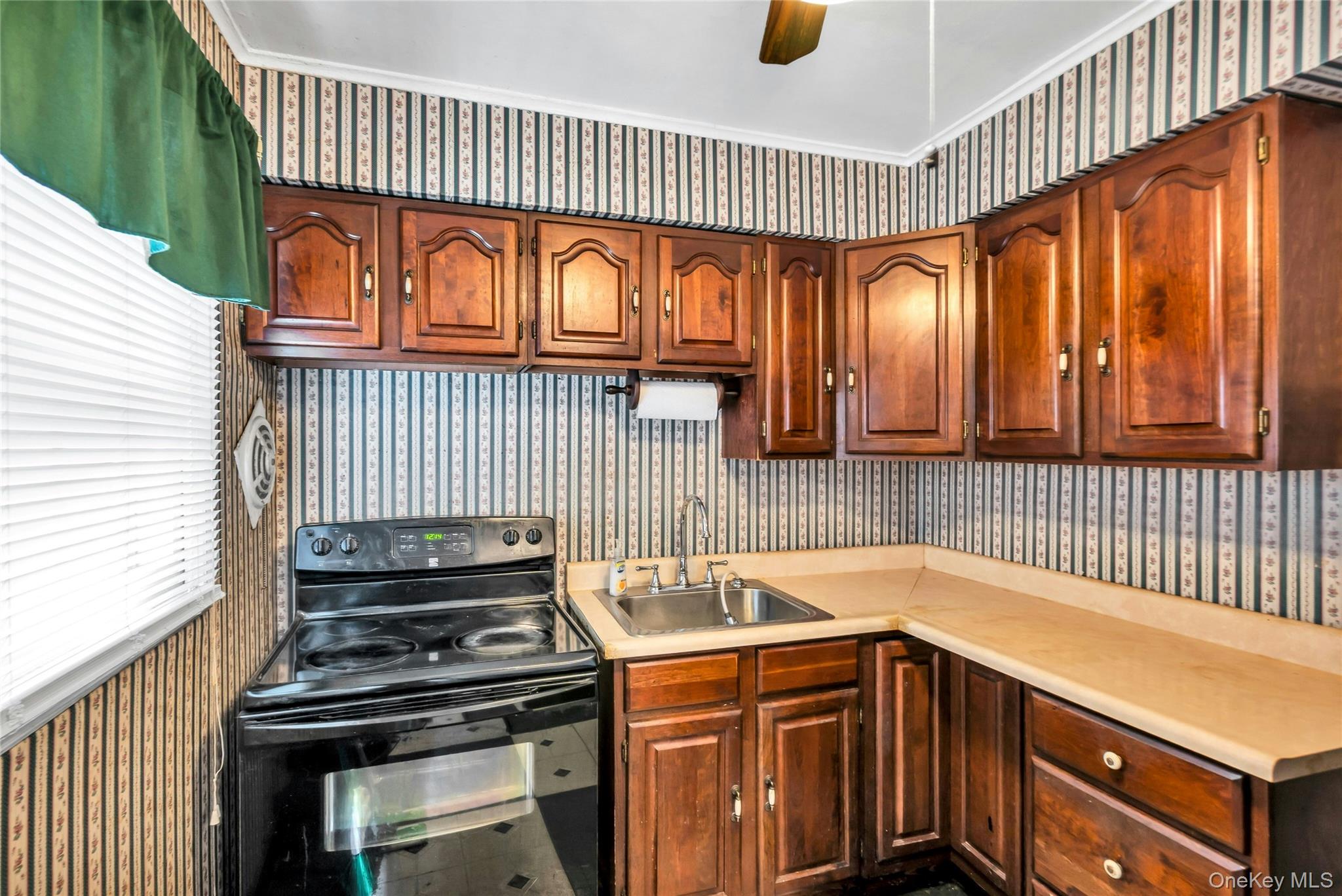 #10 photo, 22 Robert Drive, מחוז סאפוק Huntington , NY 11743