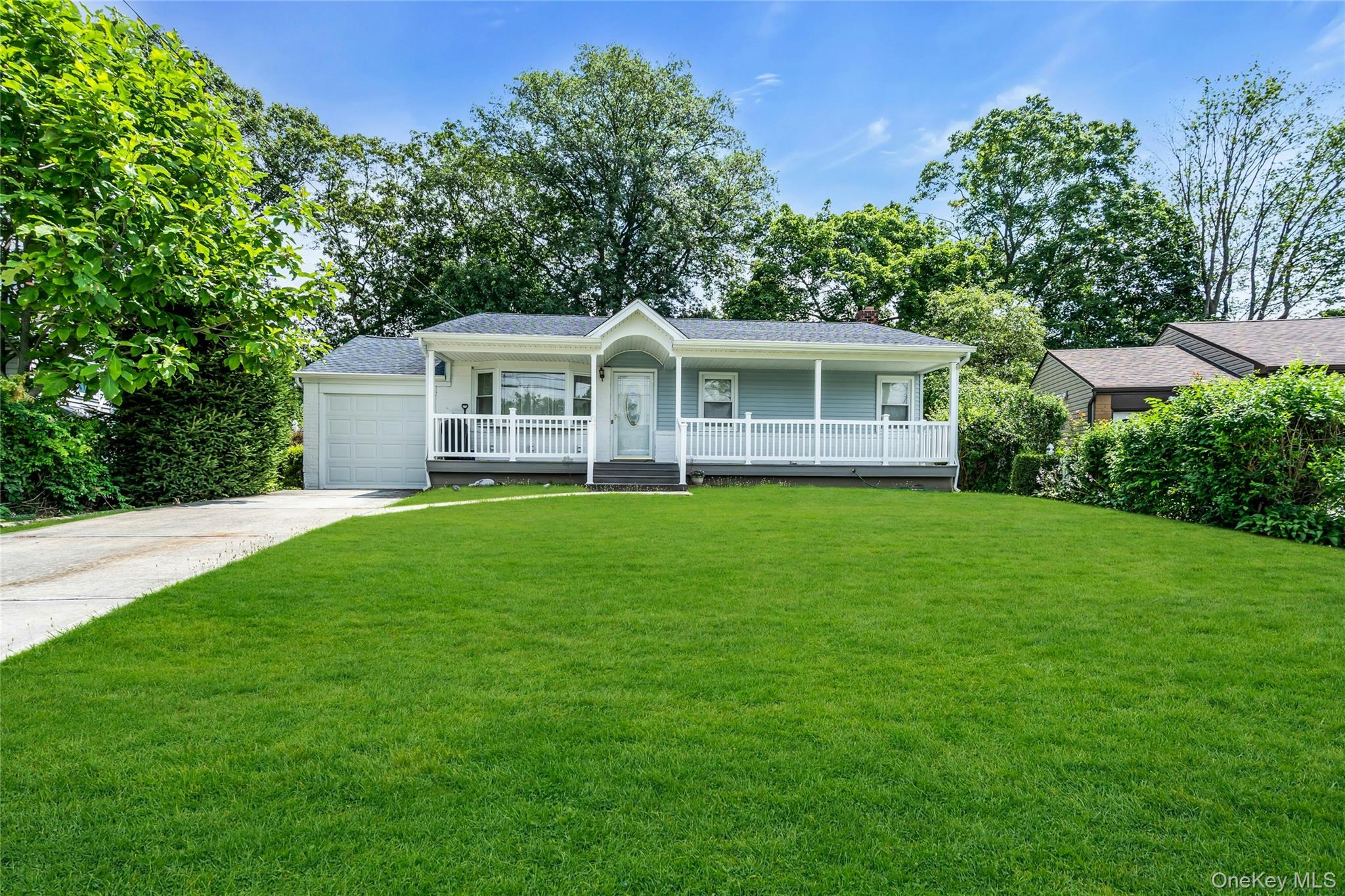 #2 photo, 22 Robert Drive, מחוז סאפוק Huntington , NY 11743