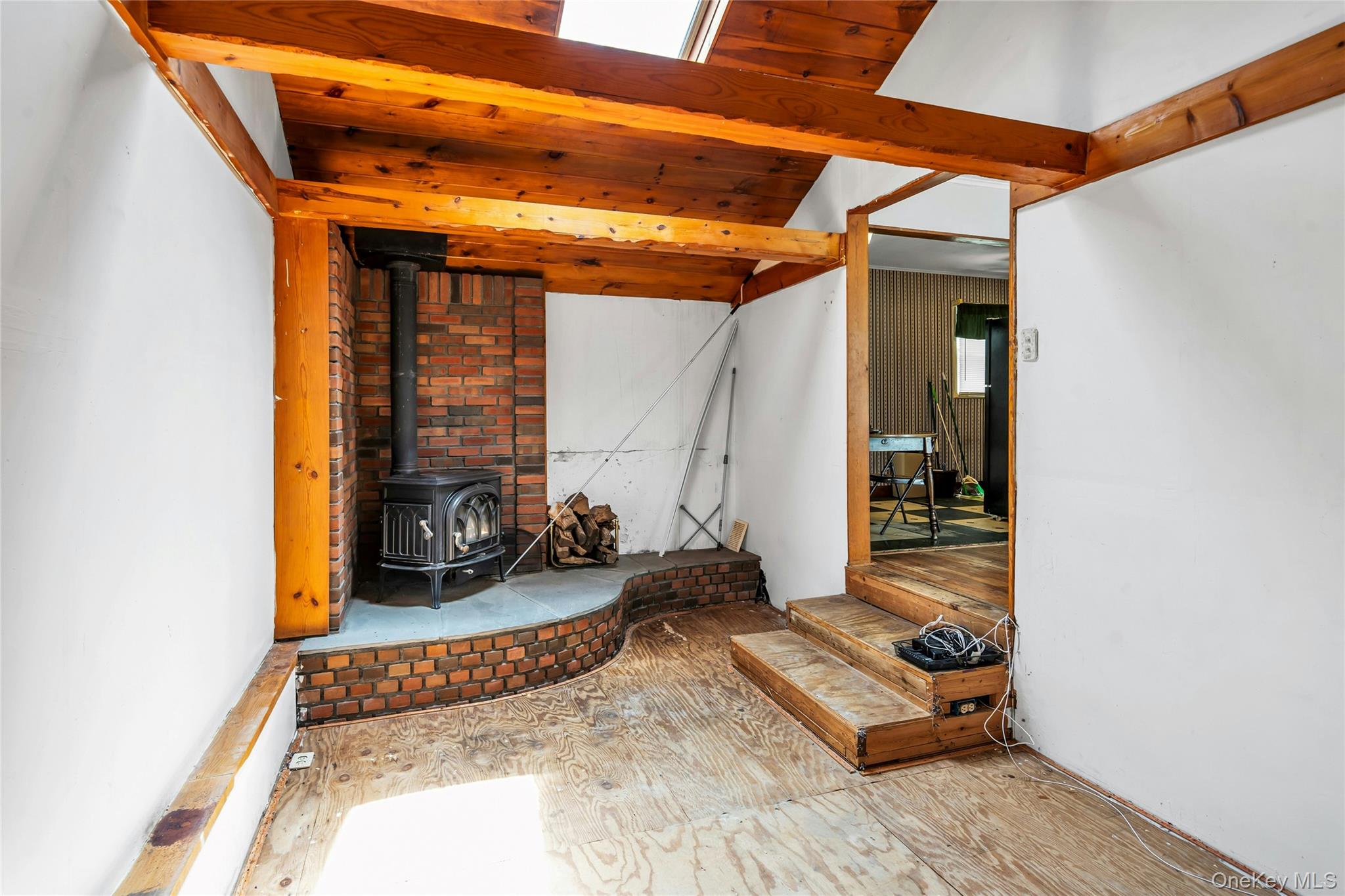 #7 photo, 22 Robert Drive, מחוז סאפוק Huntington , NY 11743