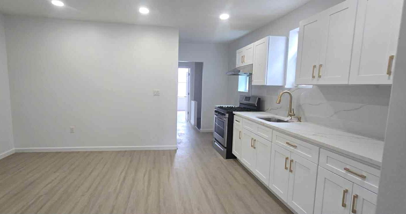 #4 photo, 102-09 Martense Avenue, كوينز Corona , NY 11368