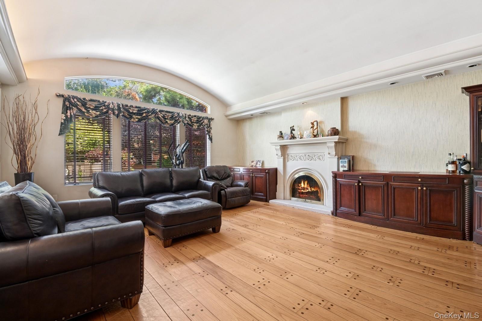 #14 photo, 328 W Ivy Hill Road, ナッソー郡 Woodsburgh , NY 11598