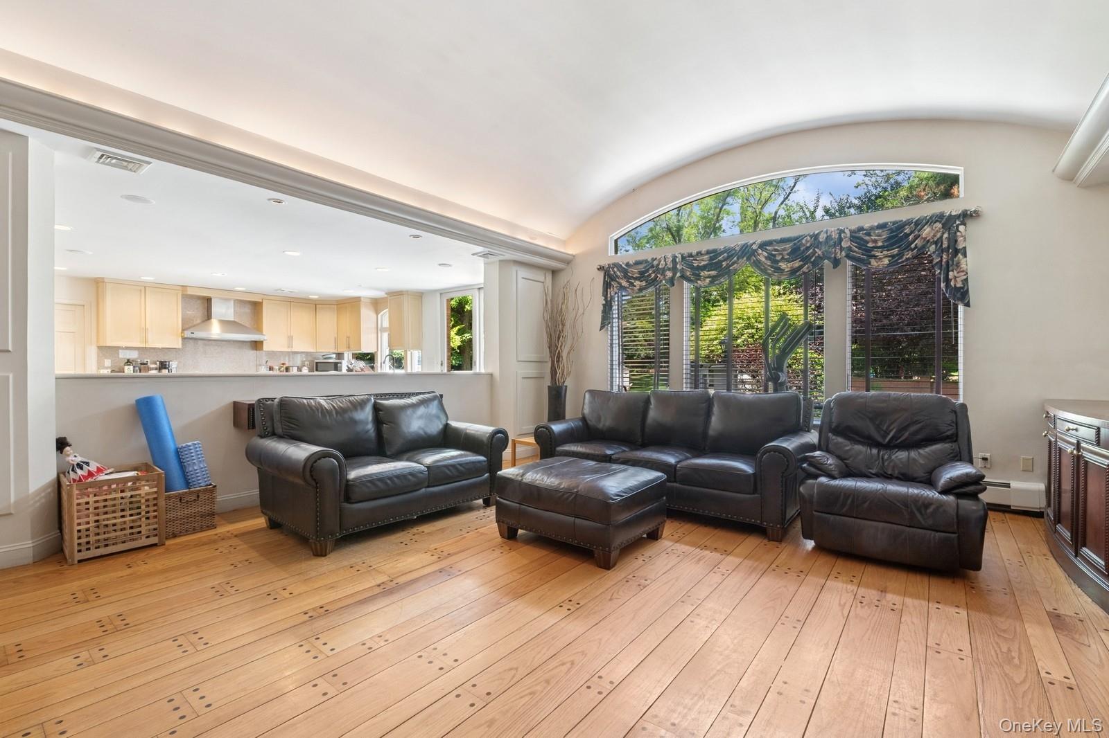 #15 photo, 328 W Ivy Hill Road, ナッソー郡 Woodsburgh , NY 11598