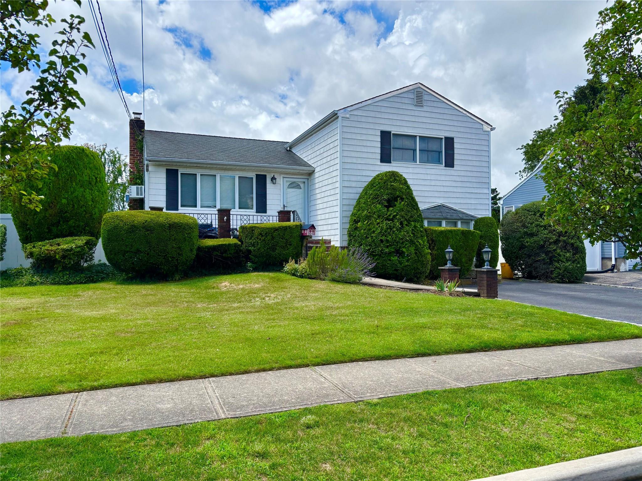 #1 photo, 107 Intervale Avenue, 長島 Farmingdale , NY 11735