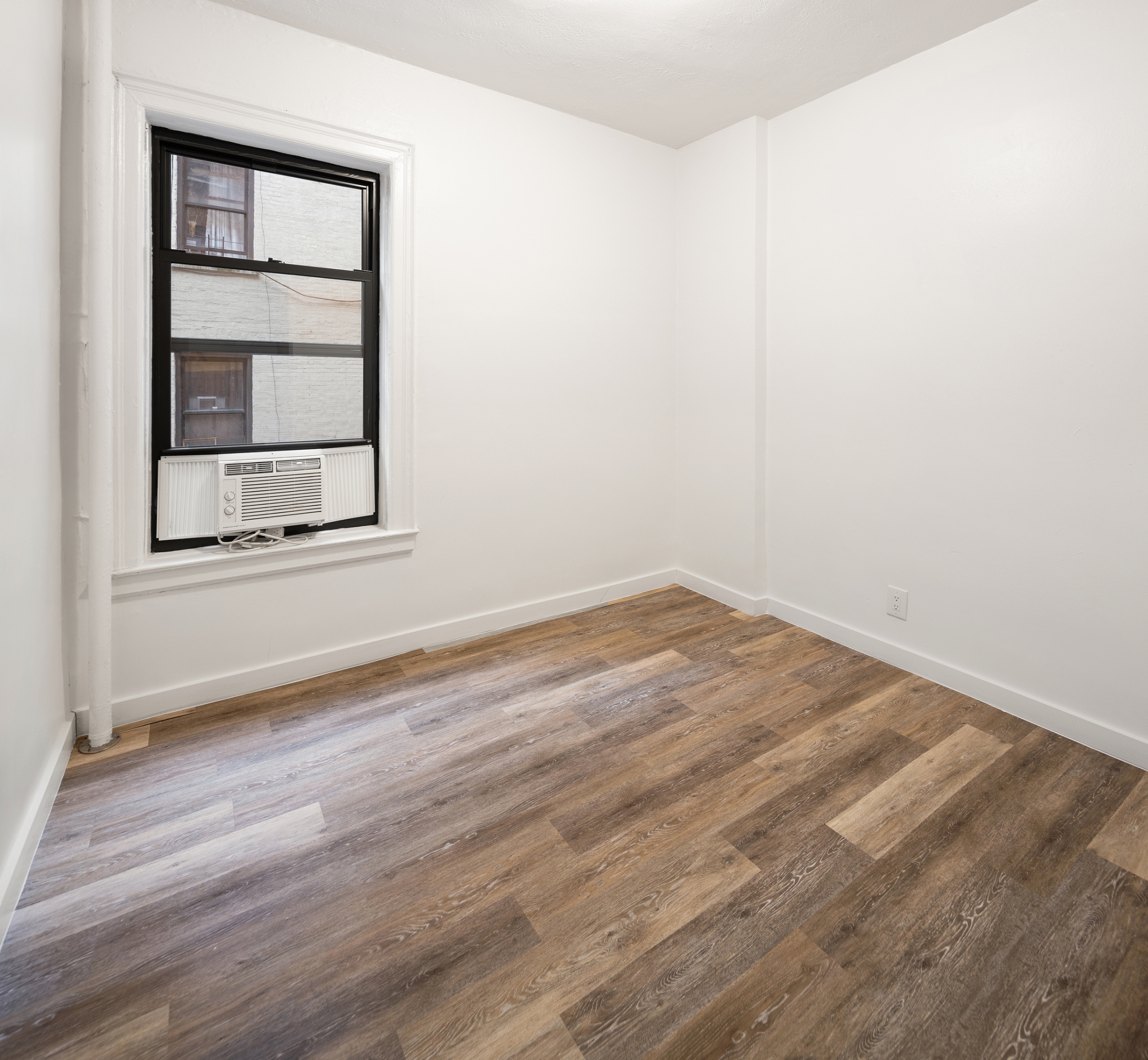 #6 photo, 715 W 180th Street, マンハッタン Washington Heights , NY 10033
