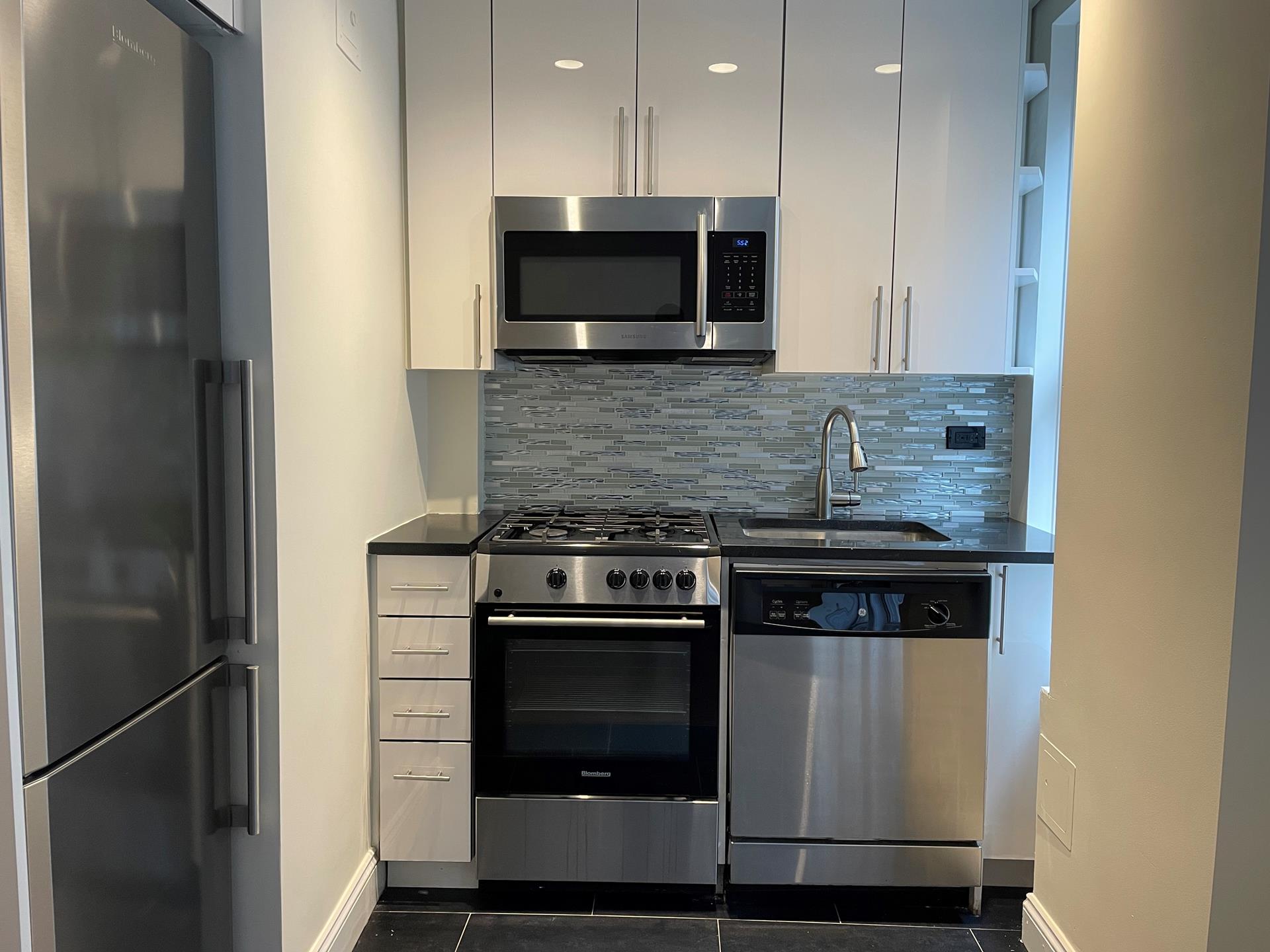 #1 photo, New York City, マンハッタン Hells Kitchen , NY 10019