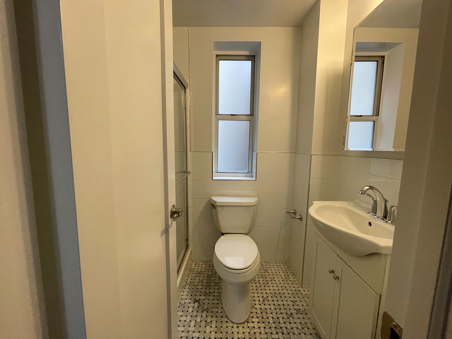 #4 photo, New York City, マンハッタン Hells Kitchen , NY 10019