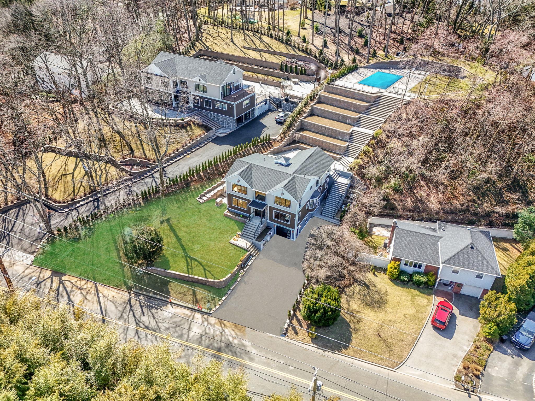 #12 photo, 150 Sugar Toms Lane, East Norwich , NY 11732