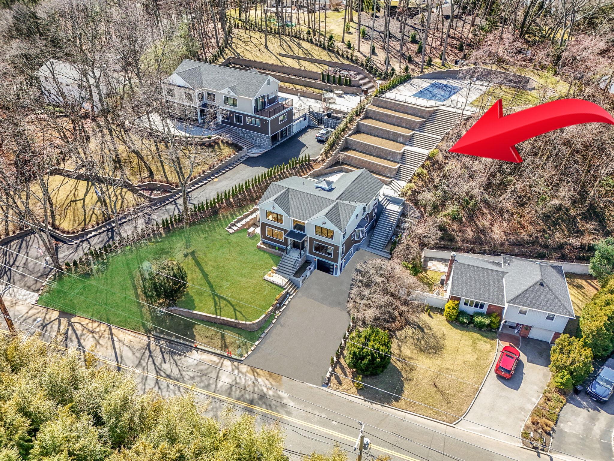 #13 photo, 150 Sugar Toms Lane, East Norwich , NY 11732