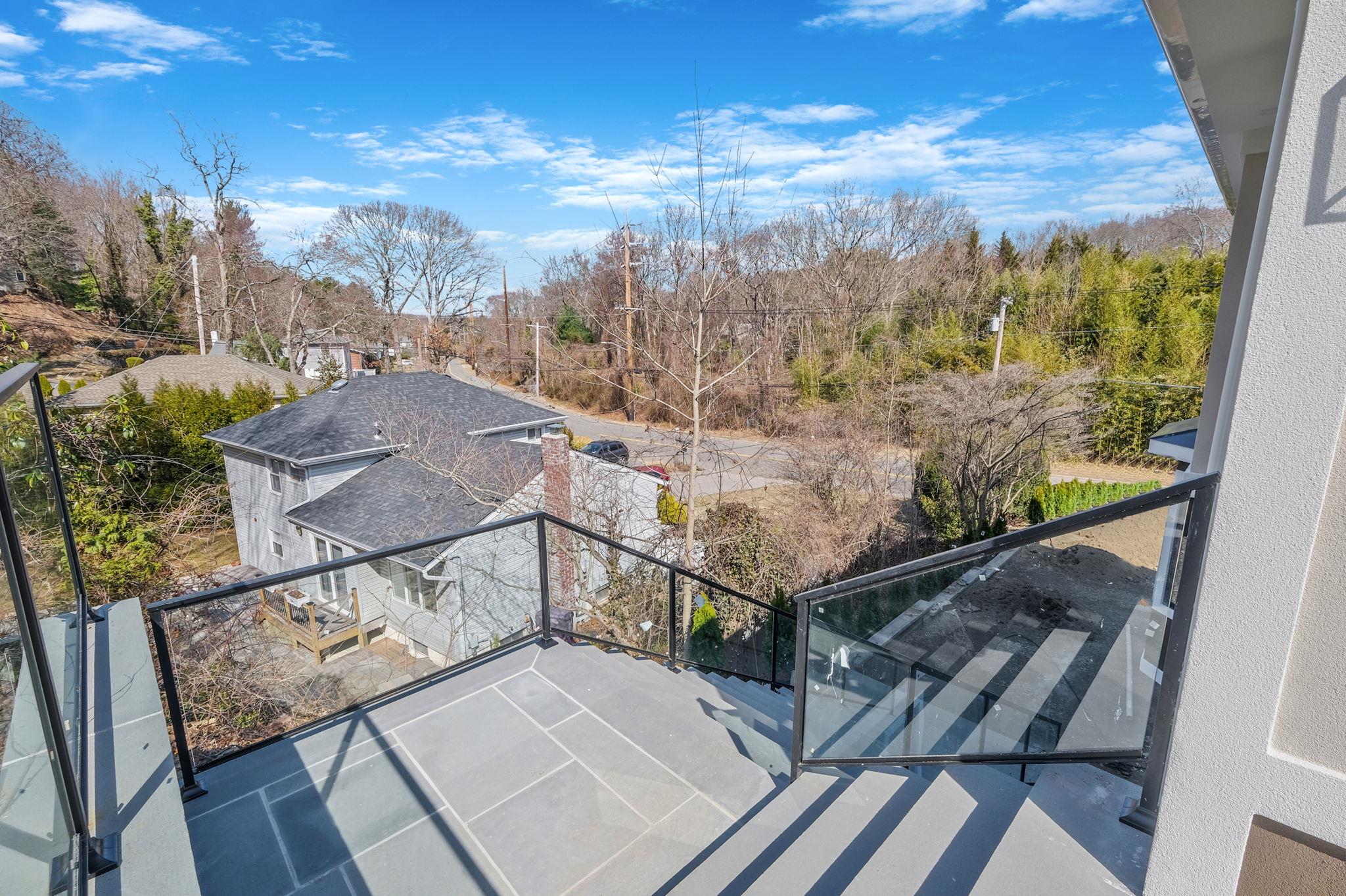 #4 photo, 150 Sugar Toms Lane, East Norwich , NY 11732