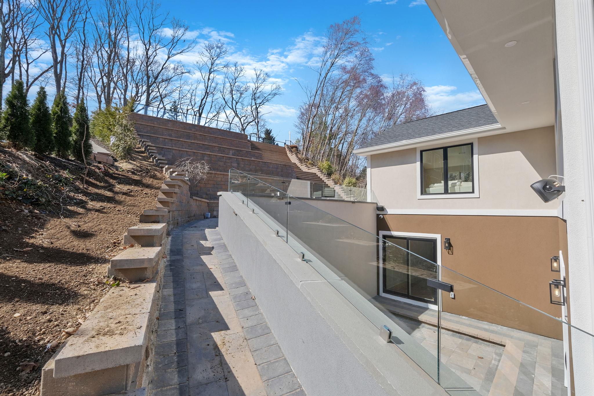 #8 photo, 150 Sugar Toms Lane, East Norwich , NY 11732