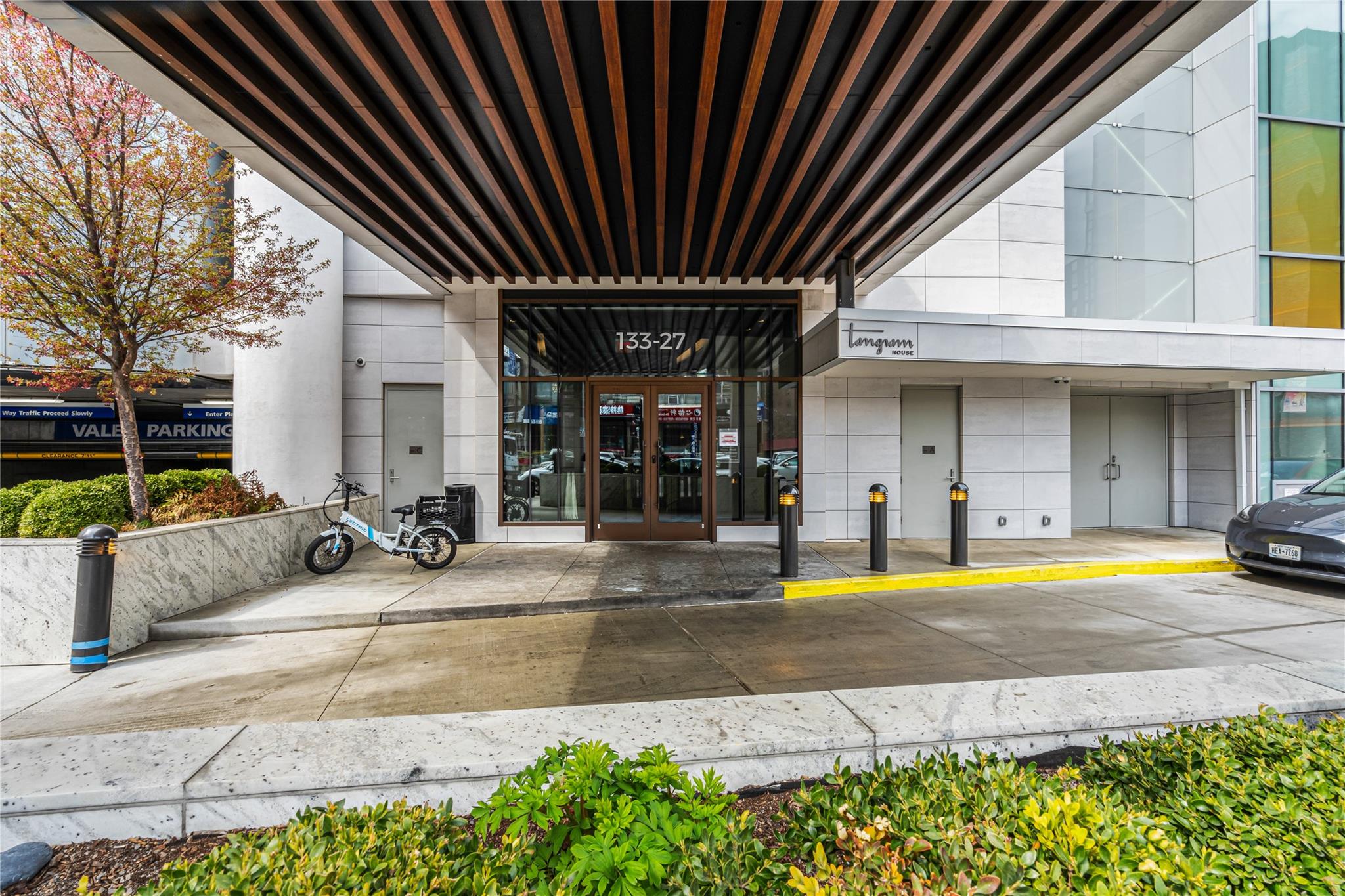 #19 photo, 133-36 37th Avenue, Flushing , NY 11354