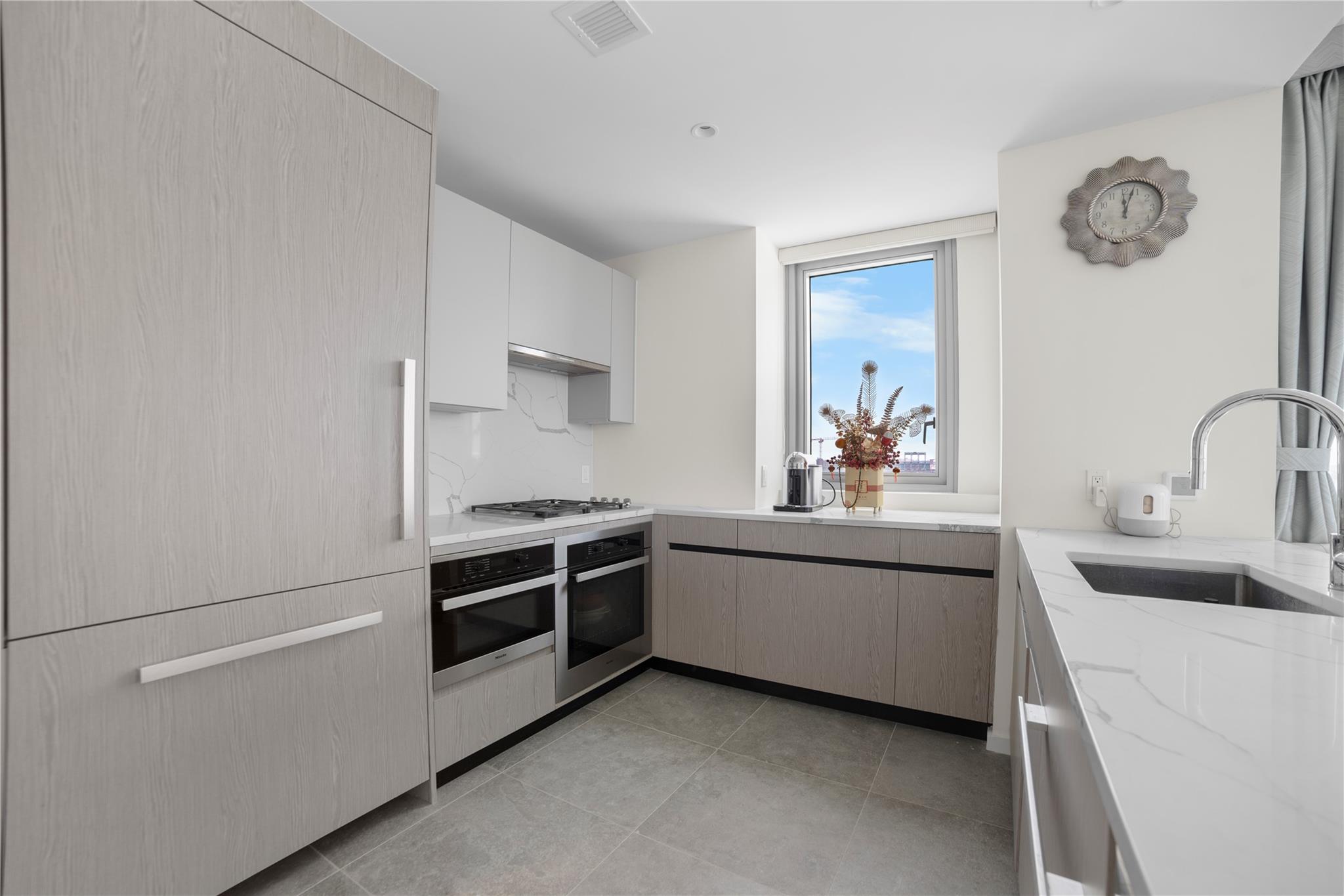 #7 photo, 133-36 37th Avenue, Flushing , NY 11354