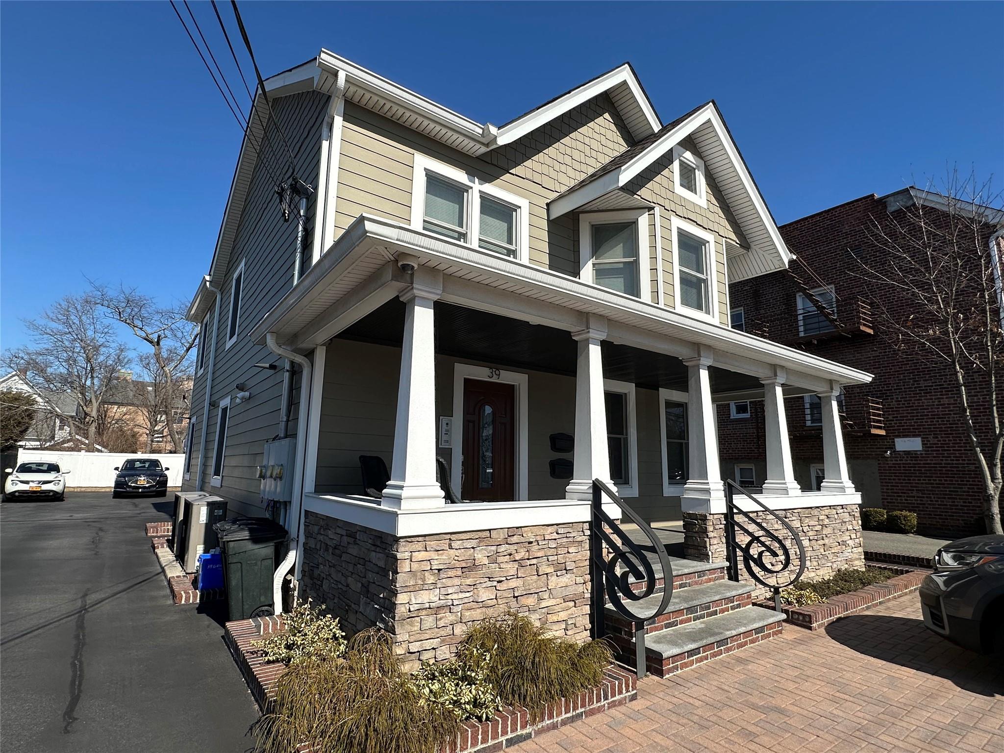 #1 photo, 39 Grand Avenue, 長島 Rockville Centre , NY 11570