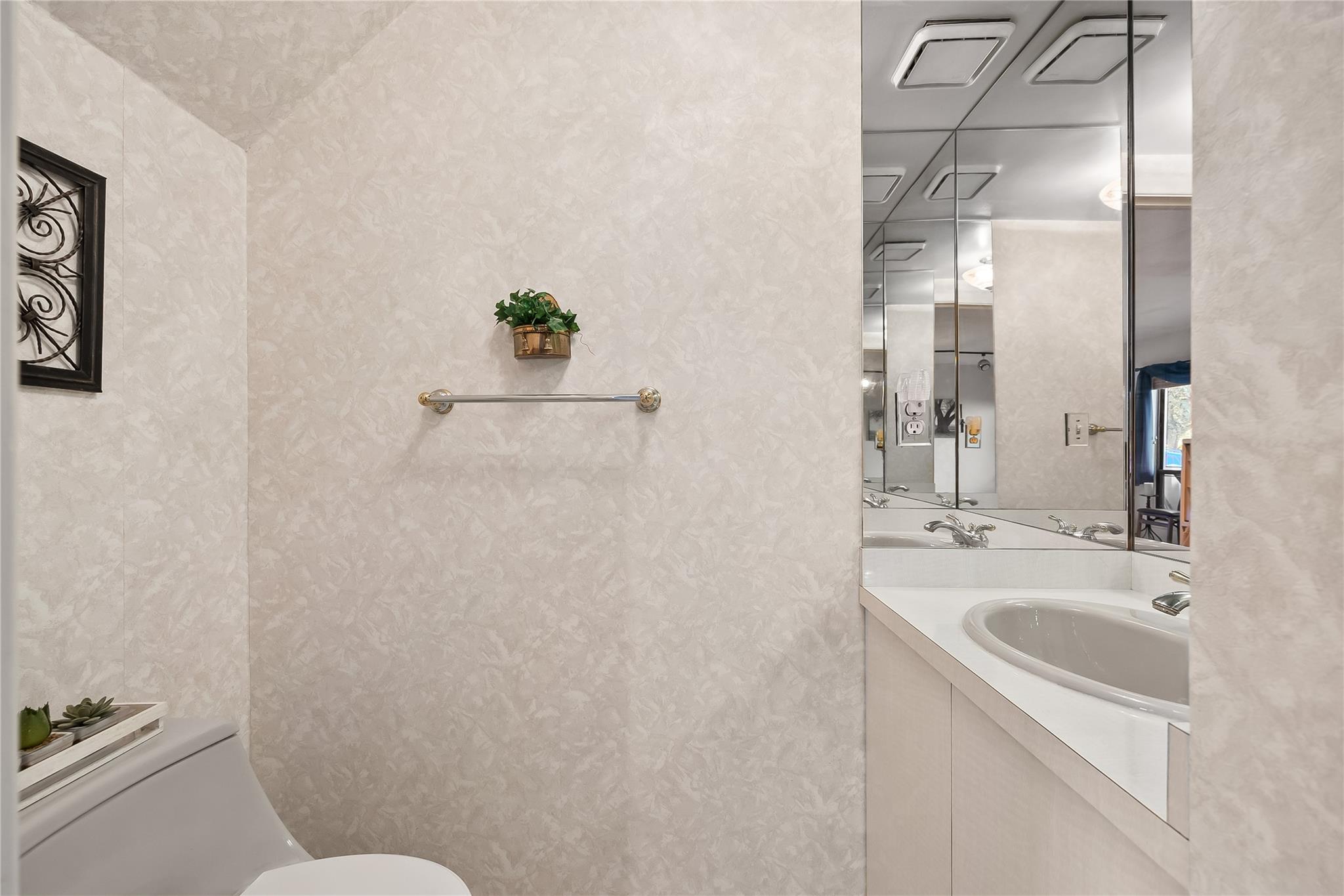 #11 photo, 41 W Pond Court, サフォーク郡 Smithtown , NY 11787