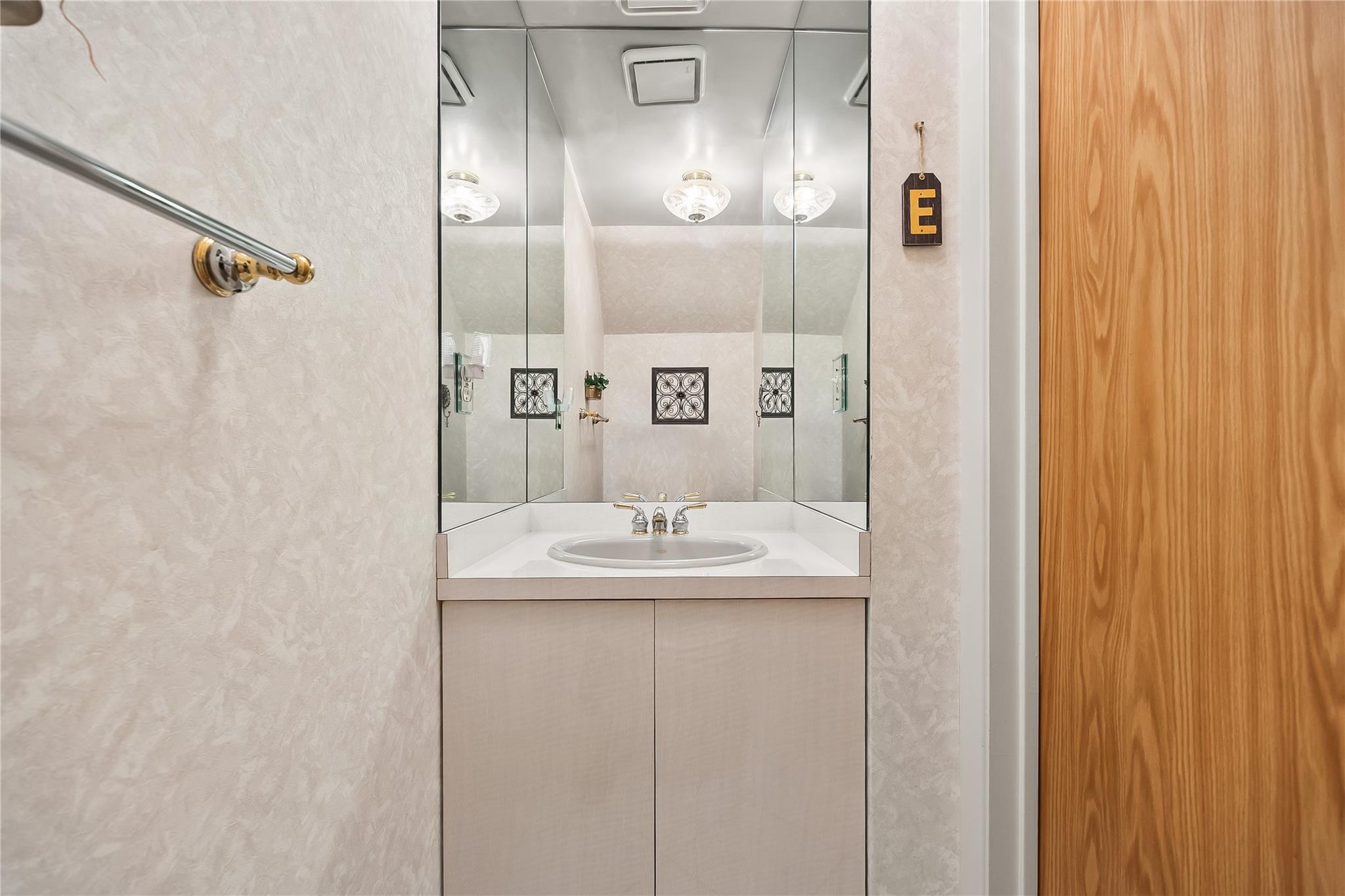 #12 photo, 41 W Pond Court, サフォーク郡 Smithtown , NY 11787