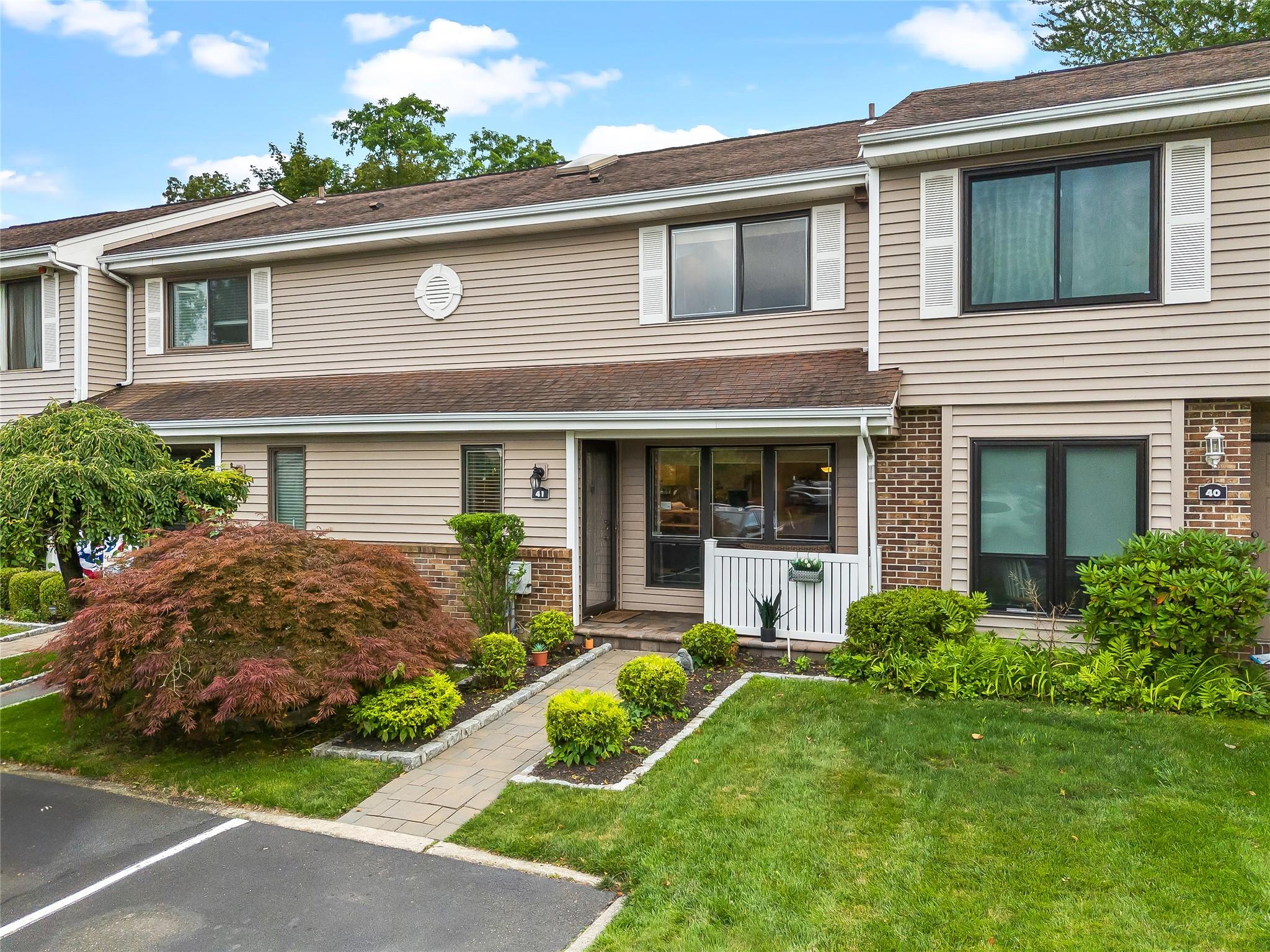 #2 photo, 41 W Pond Court, サフォーク郡 Smithtown , NY 11787