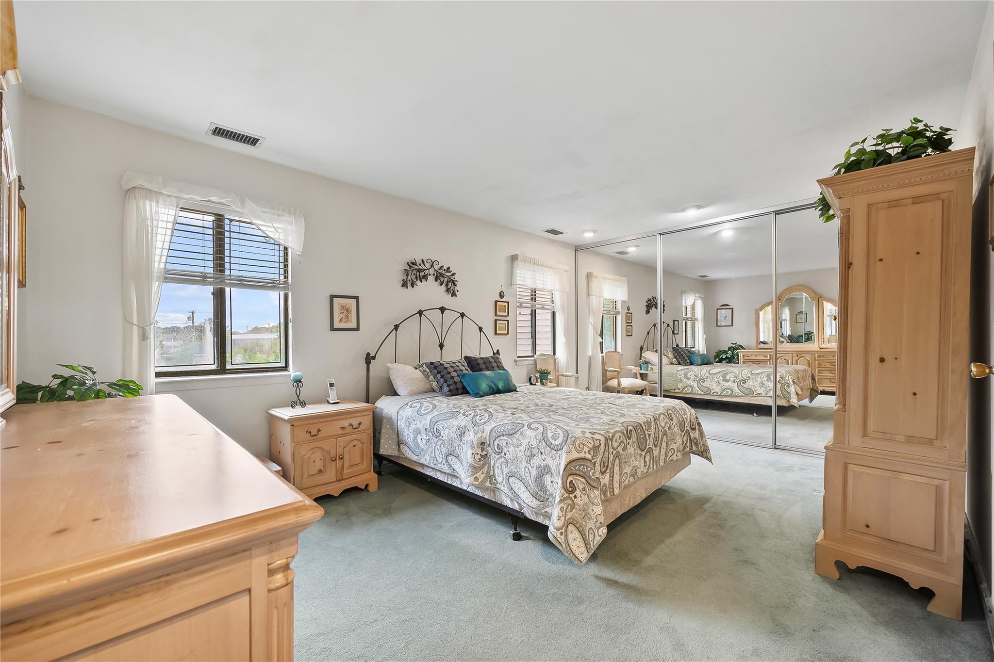 #20 photo, 41 W Pond Court, サフォーク郡 Smithtown , NY 11787