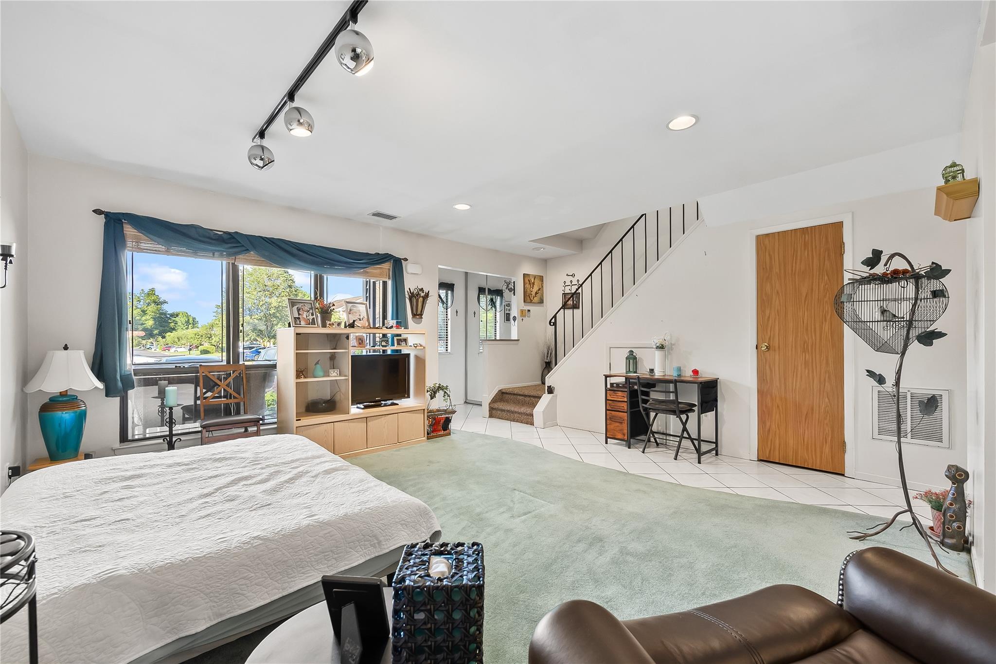 #6 photo, 41 W Pond Court, サフォーク郡 Smithtown , NY 11787