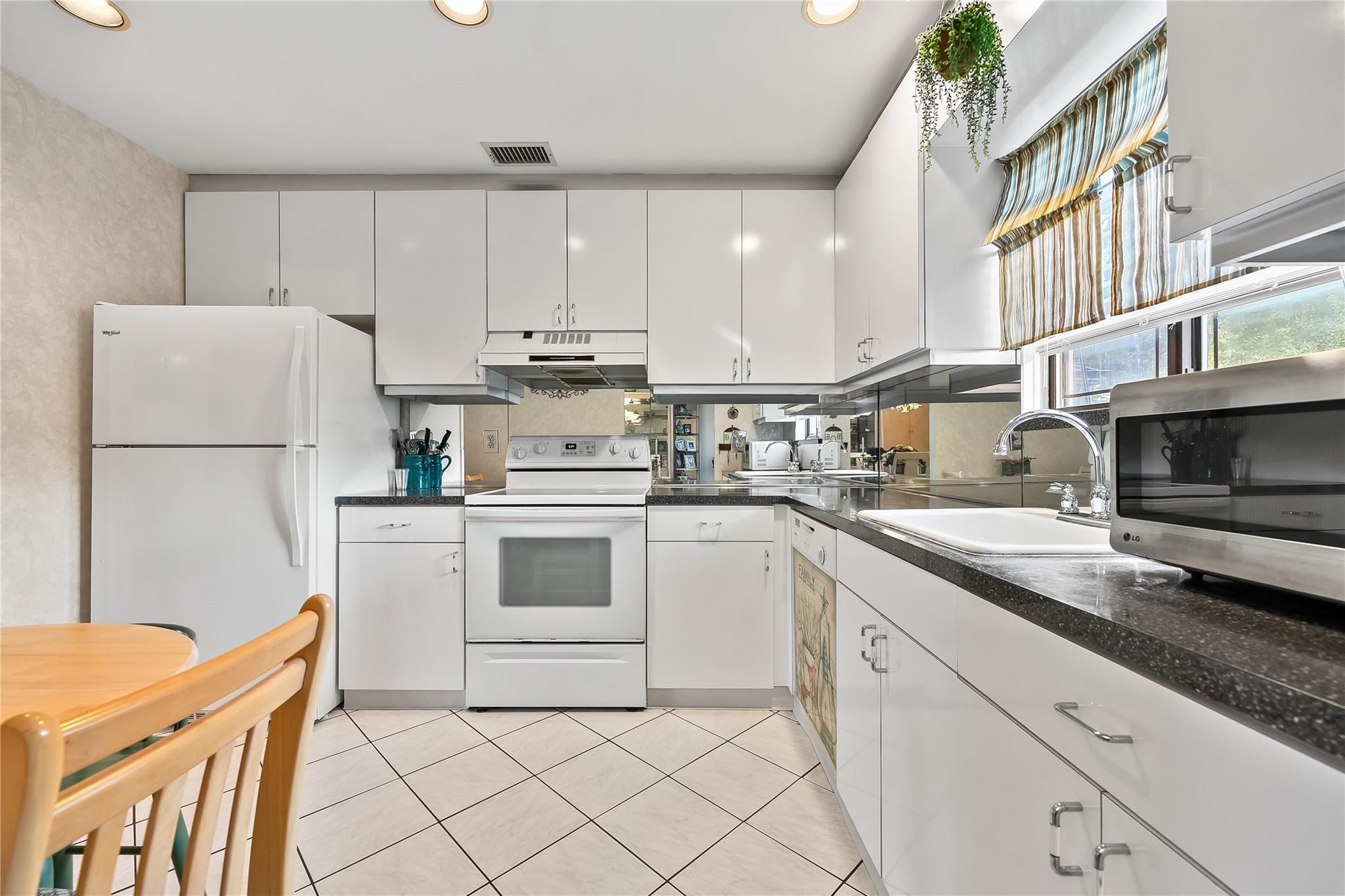 #8 photo, 41 W Pond Court, サフォーク郡 Smithtown , NY 11787