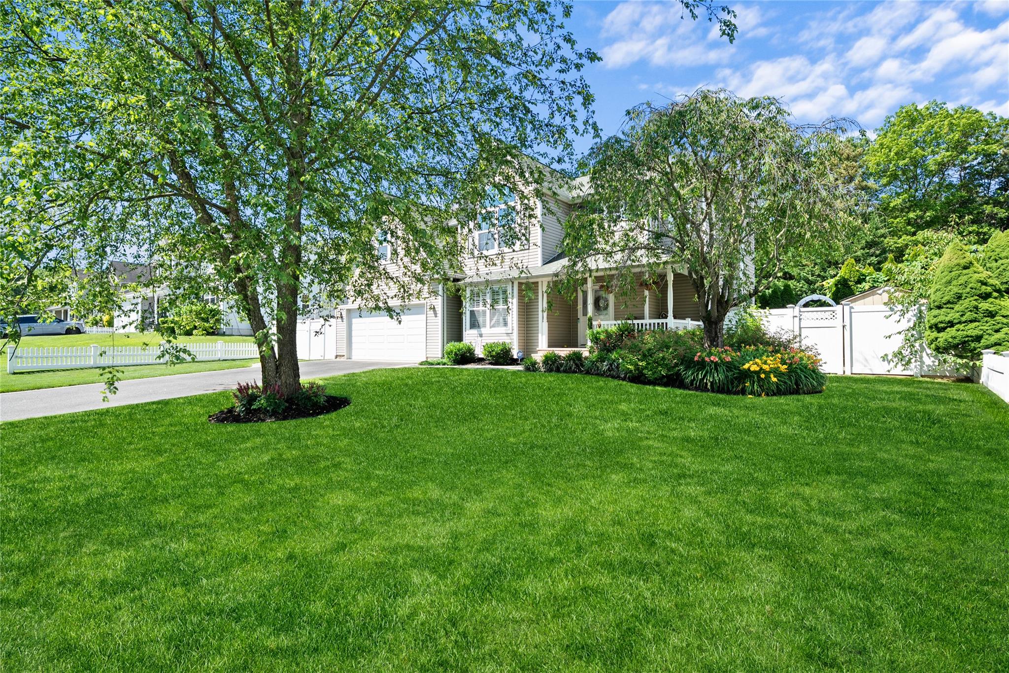 #1 photo, 22 Tuthill Creek Drive, سوفولك Patchogue , NY 11772