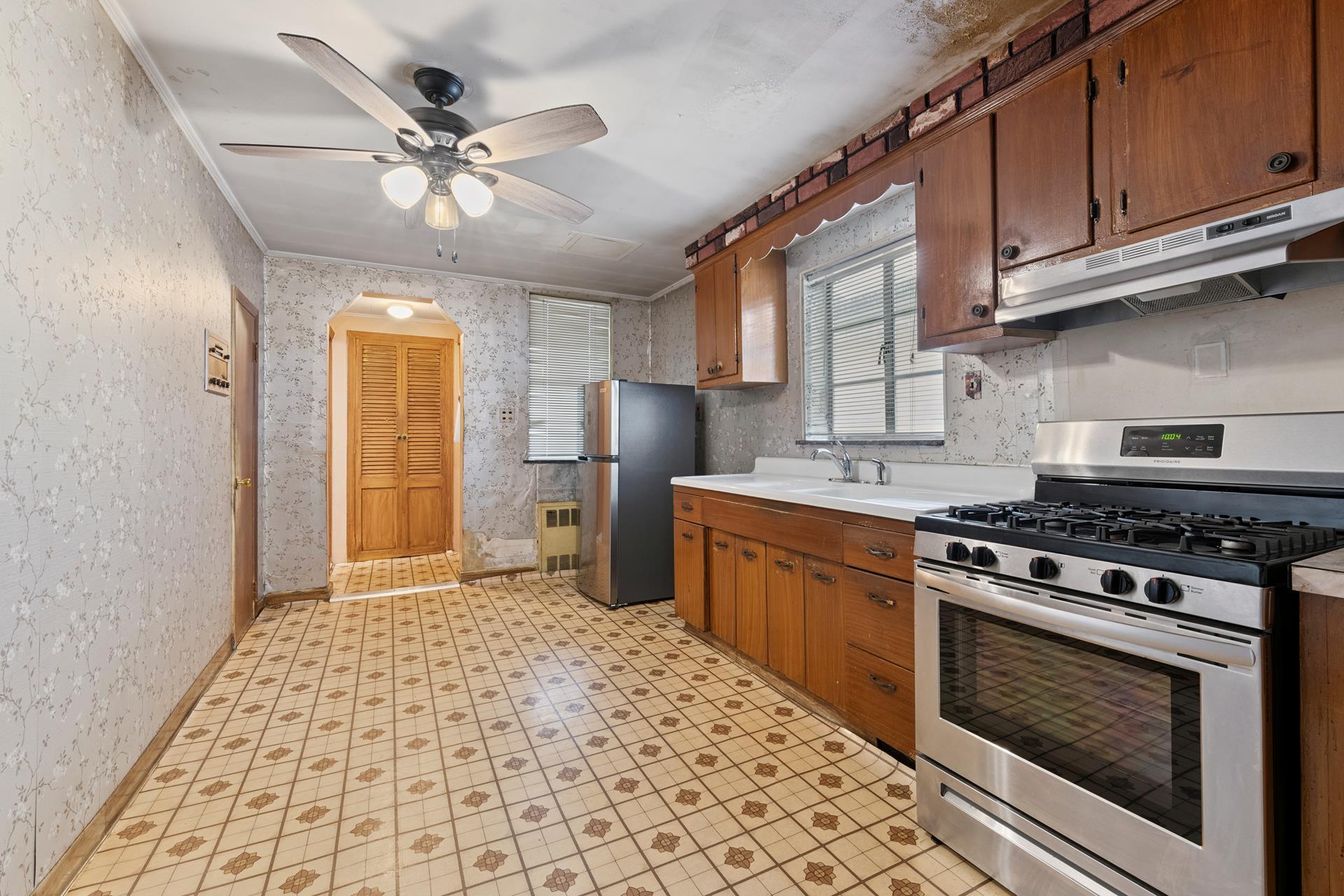 #4 photo, 1346 73RD Street, ブルックリン区 Dyker Heights , NY 11228