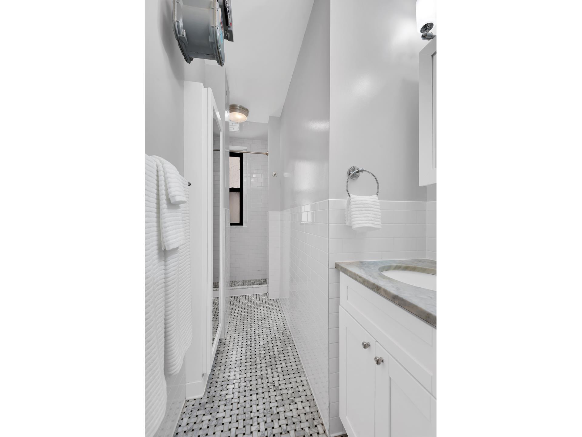 #4 photo, 375 RIVERSIDE Drive, マンハッタン Upper West Side , NY 10025