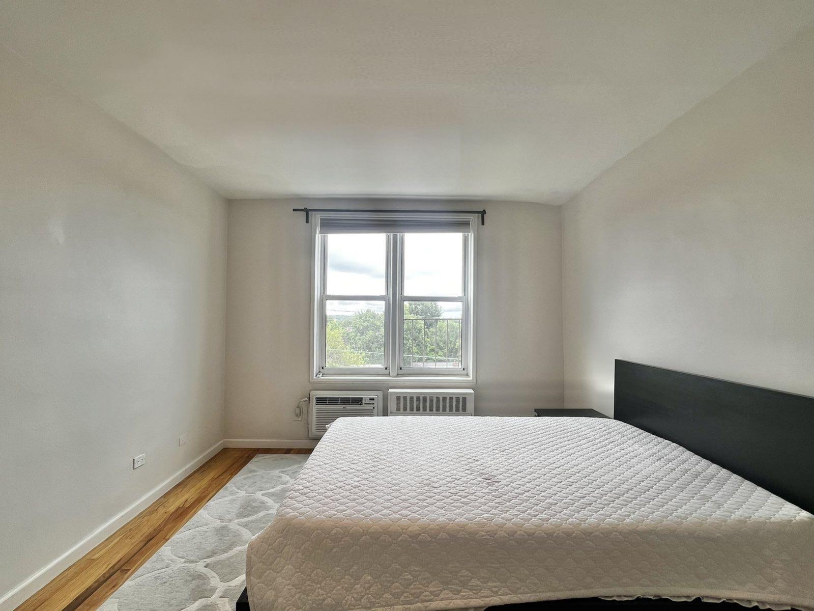 #8 photo, 210-50 41st Avenue, Bayside , NY 11361