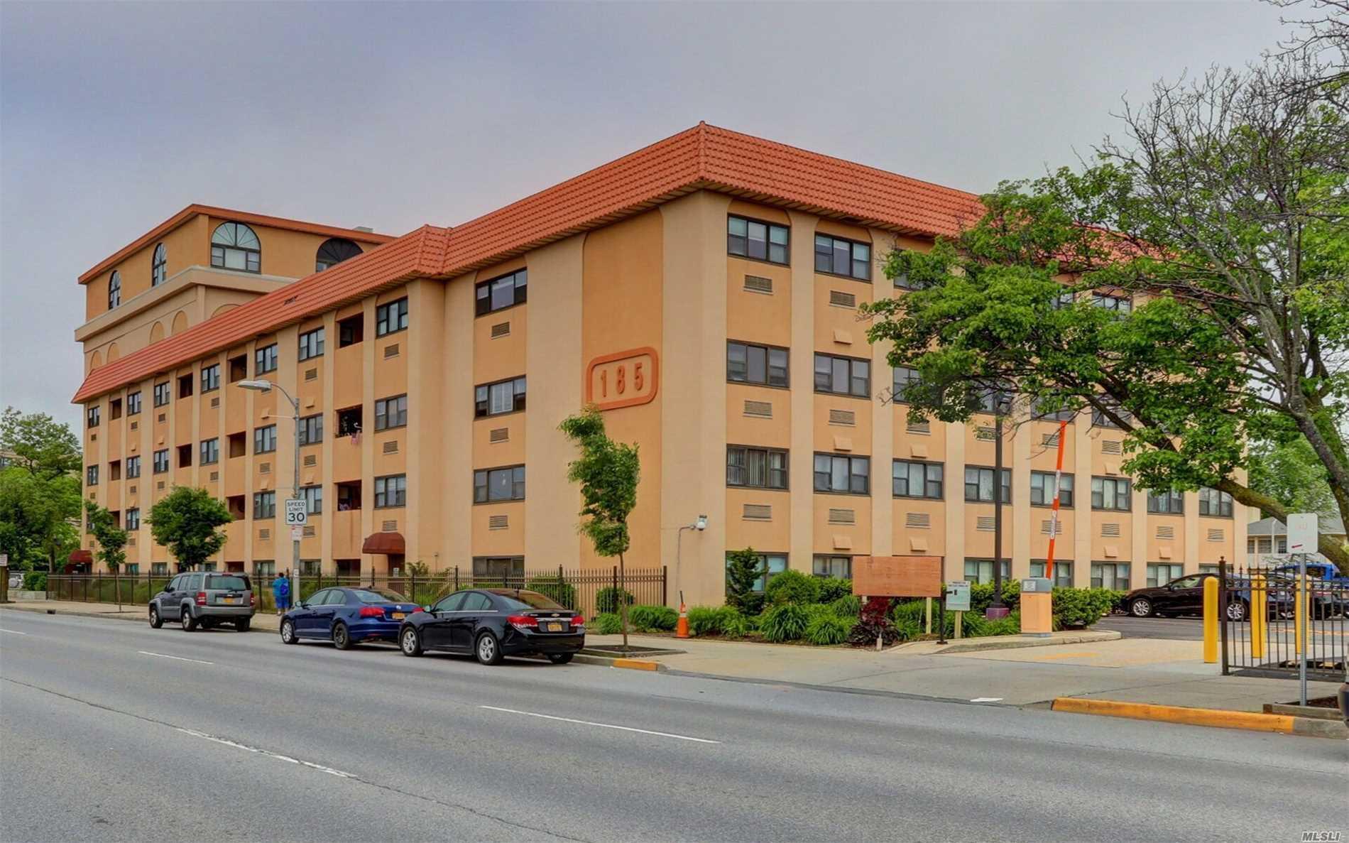 #1 photo, 185 W Park Avenue, 長島 長灘 Long Beach , NY 11561