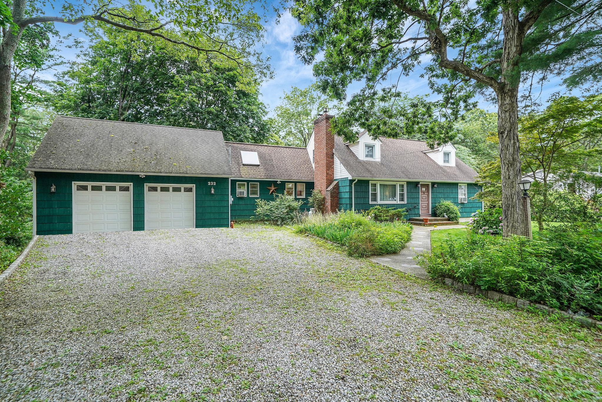 #1 photo, 232 Inwood Avenue, Medford , NY 11763