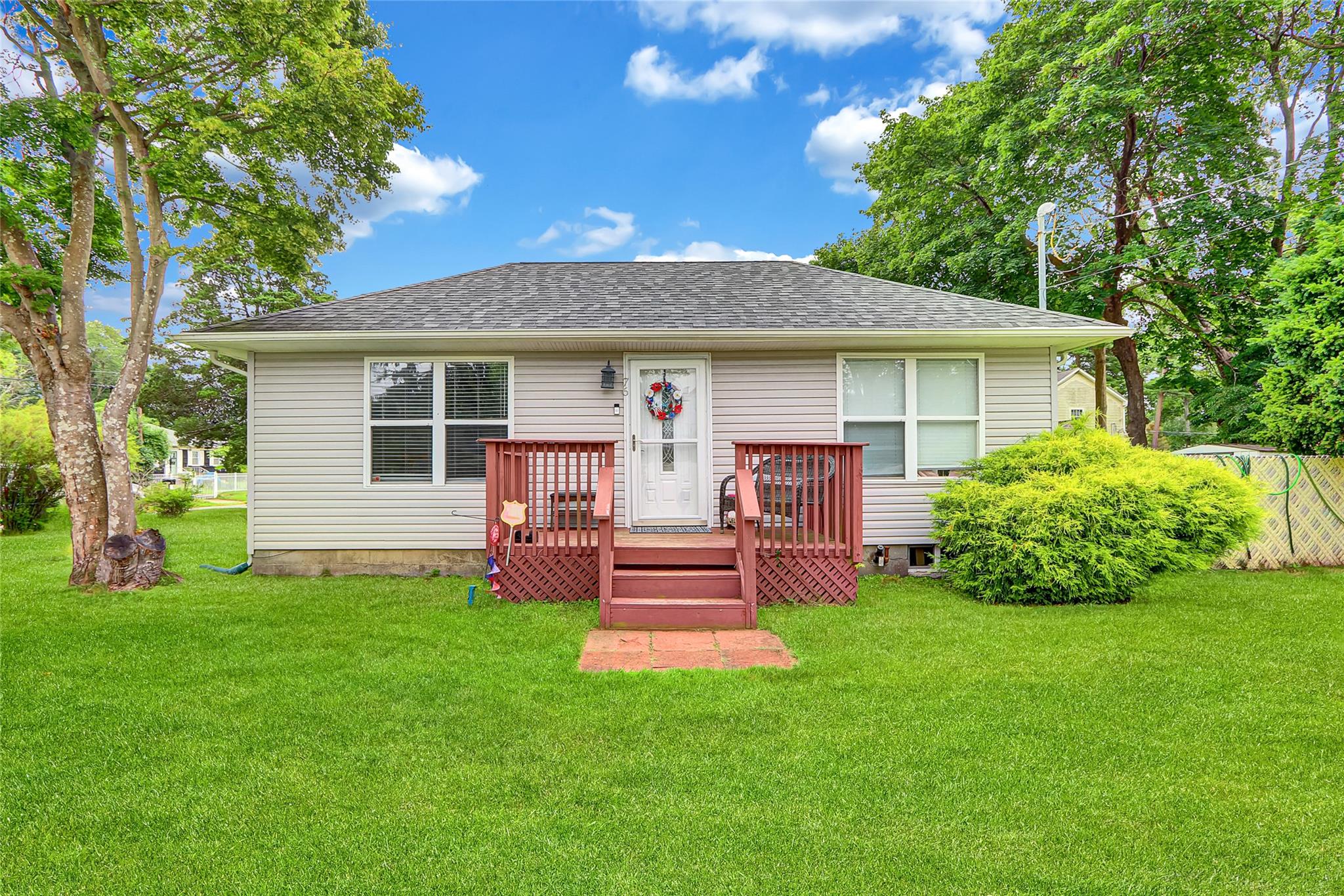 #1 photo, 76 Cedar Rd. Road, Mastic Beach , NY 11951