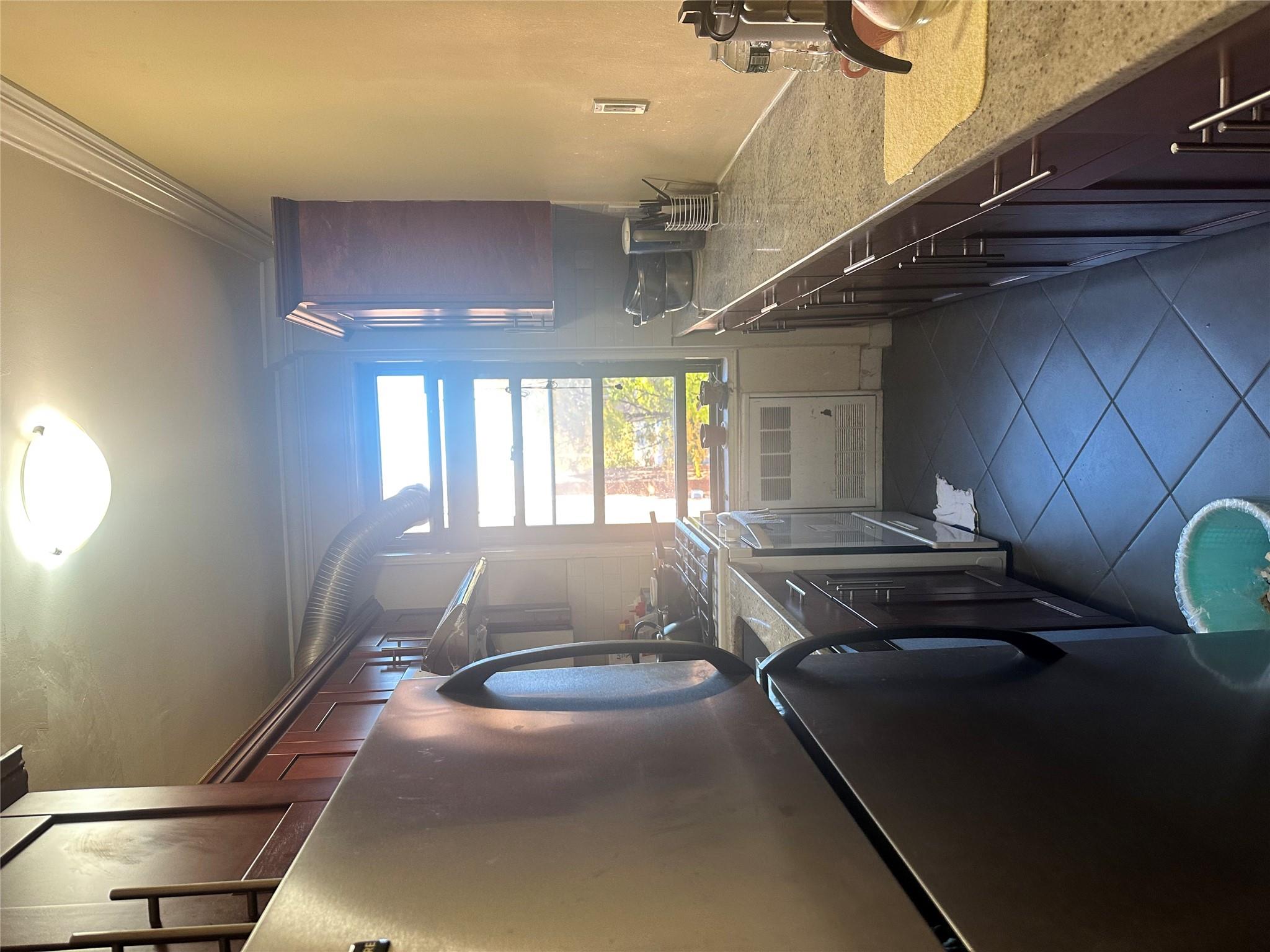 #2 photo, 150-30 71 Avenue, クイーンズ区 Kew Garden Hills , NY 11367