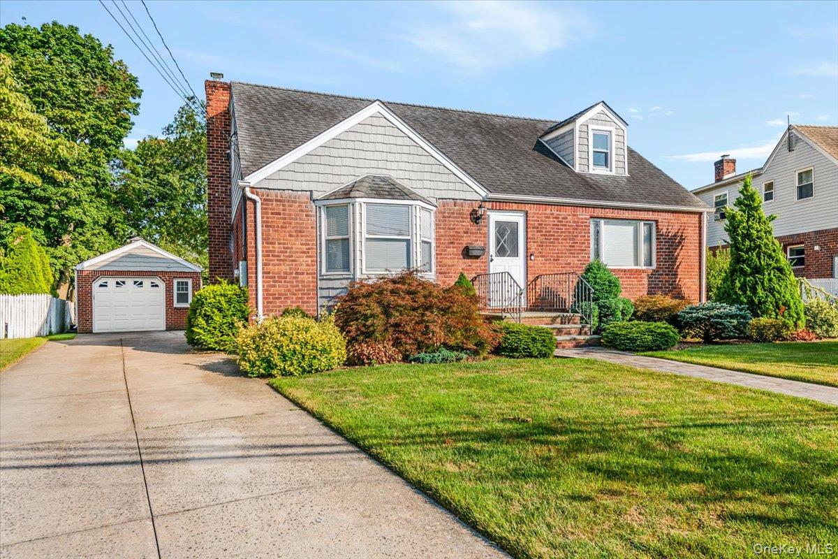 #1 photo, 10 Greenville Court, 長島 East Rockaway , NY 11518