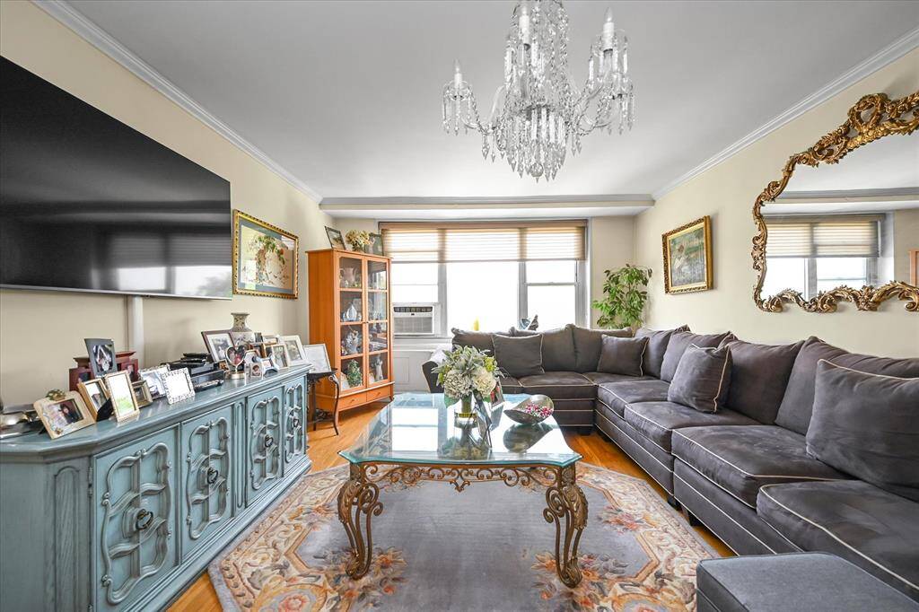 #3 photo, 211-40 18th Ave, #4A, クイーンズ区 Bayside , NY 11360