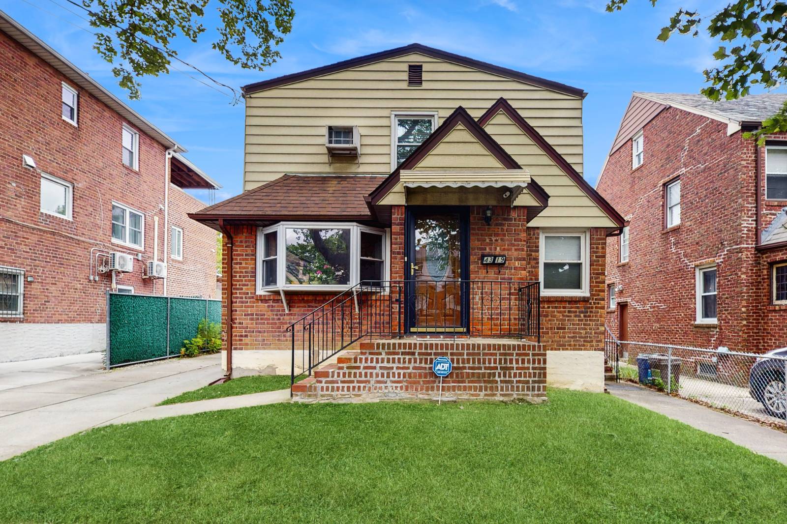 #1 photo, 43-19 205th Street, 皇后區 貝塞 Bayside , NY 11361