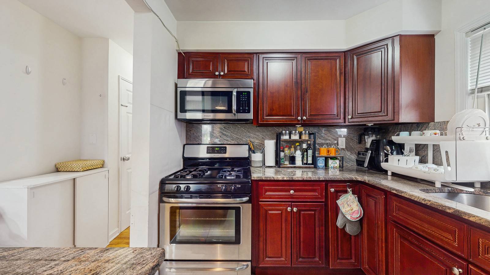 #19 photo, 43-19 205th Street, クイーンズ区 Bayside , NY 11361