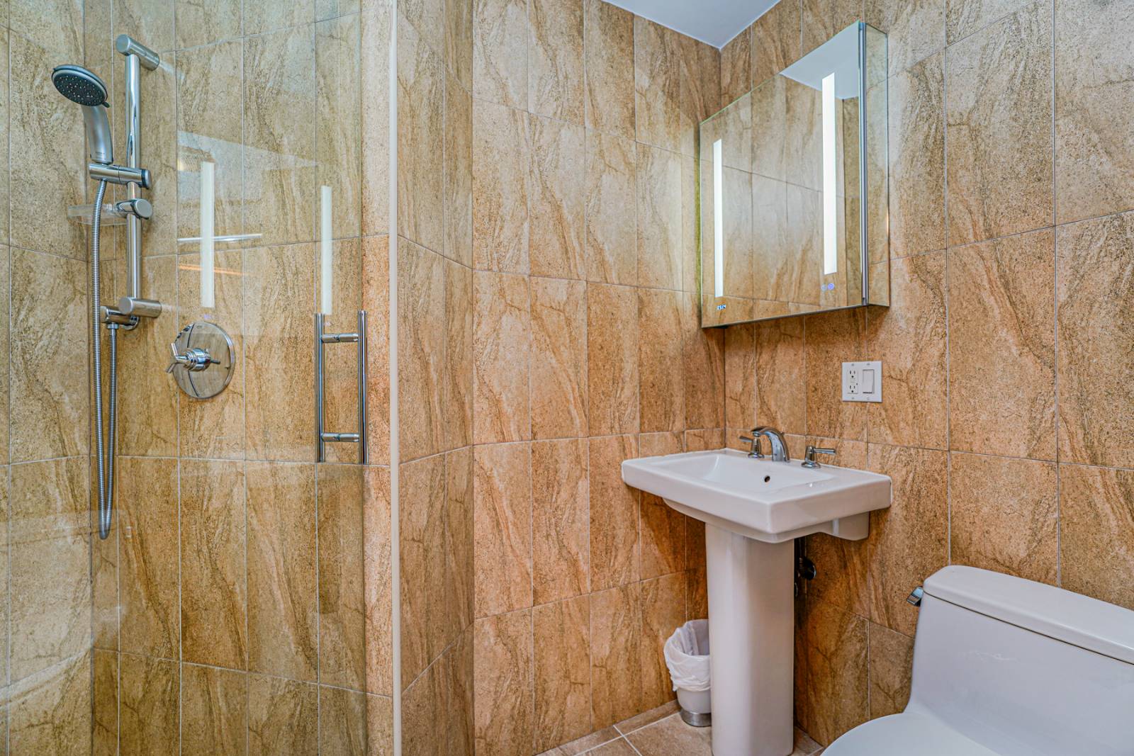 #28 photo, 1702 Ave Z, #6B, ブルックリン区 Sheepshead Bay , NY 11235