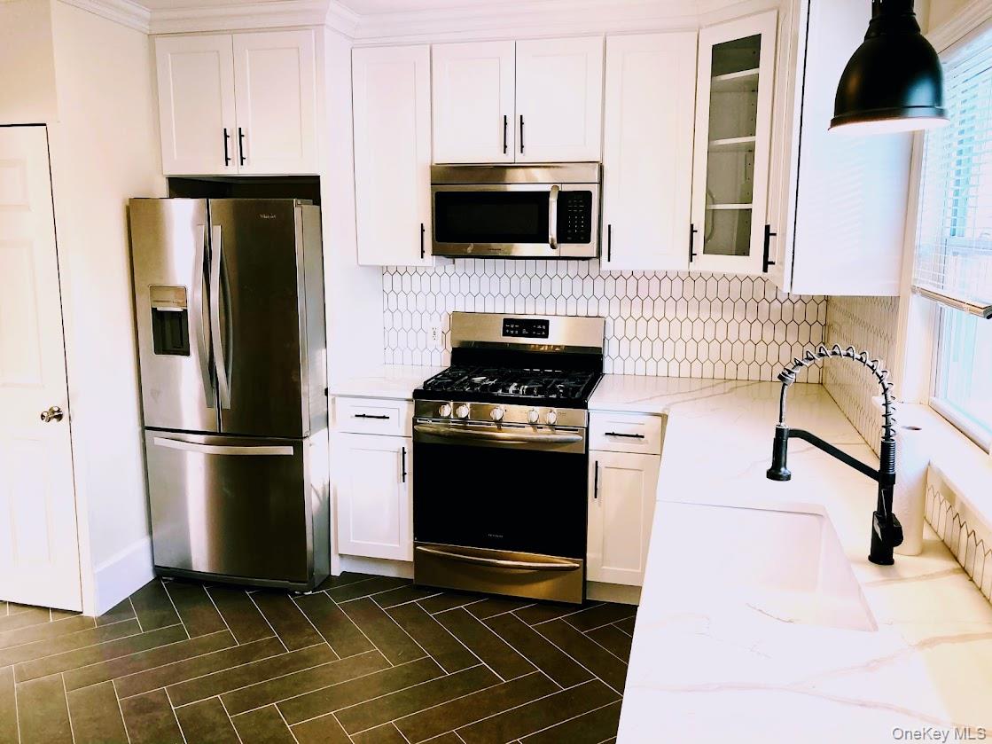 #9 photo, 191 W Main Street, Oyster Bay , NY 11771