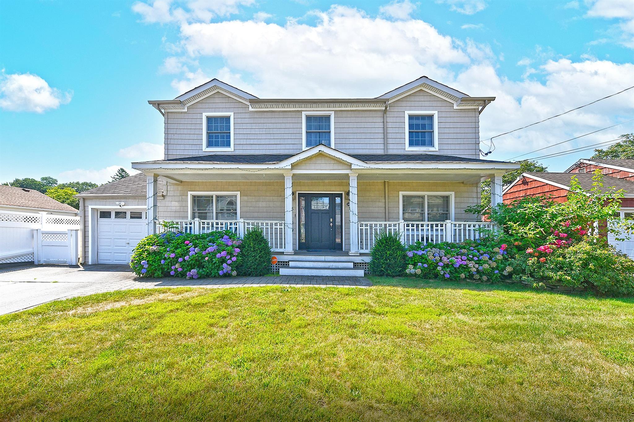 #1 photo, 84 Franklin Avenue, East Northport , NY 11731