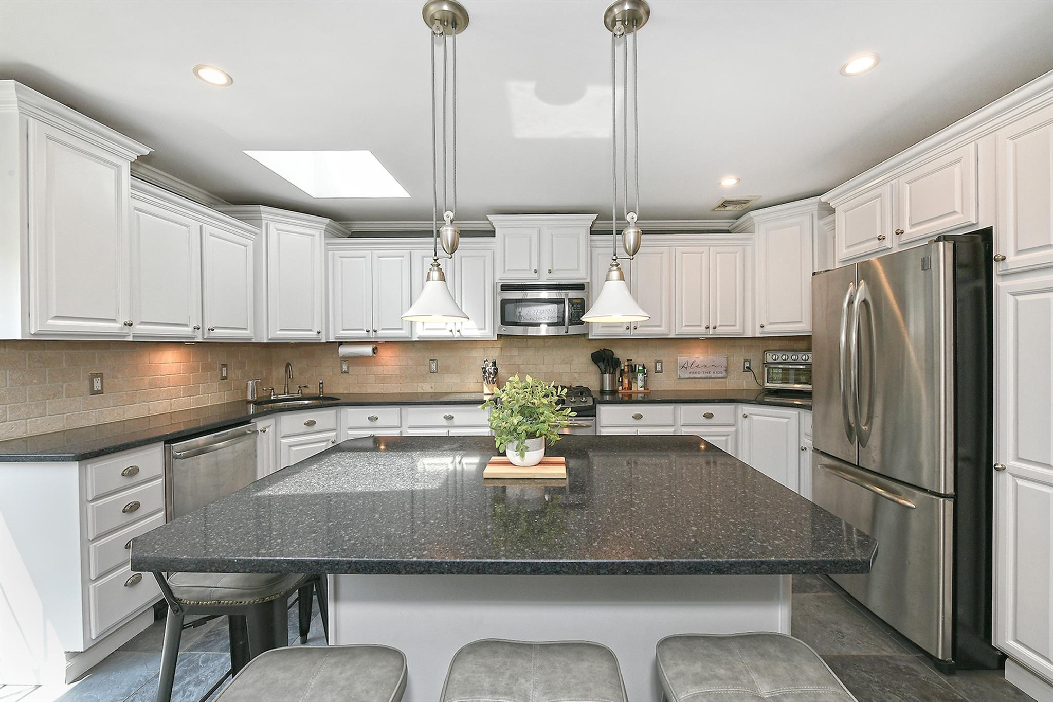 #19 photo, 84 Franklin Avenue, East Northport , NY 11731