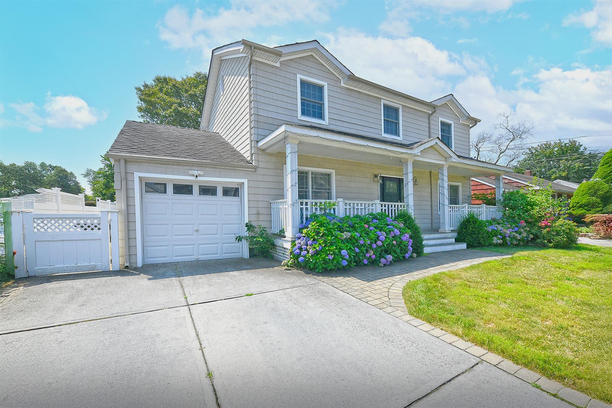 #3 photo, 84 Franklin Avenue, East Northport , NY 11731