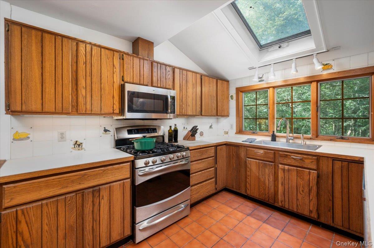 #16 photo, 1064 Barrett Circle, Carmel , NY 10512