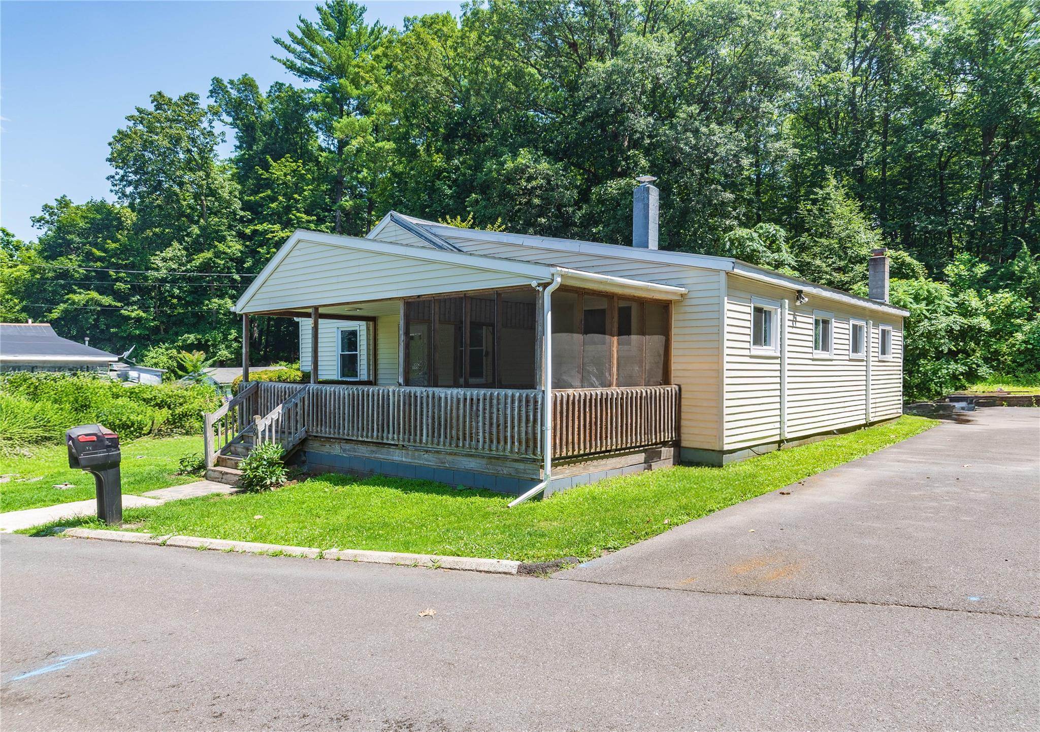 #3 photo, 48 Petit Avenue, Kingston , NY 12401