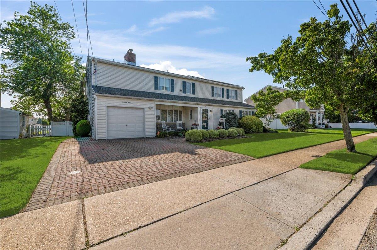#1 photo, 74 Forest Avenue, 長島 Massapequa , NY 11758