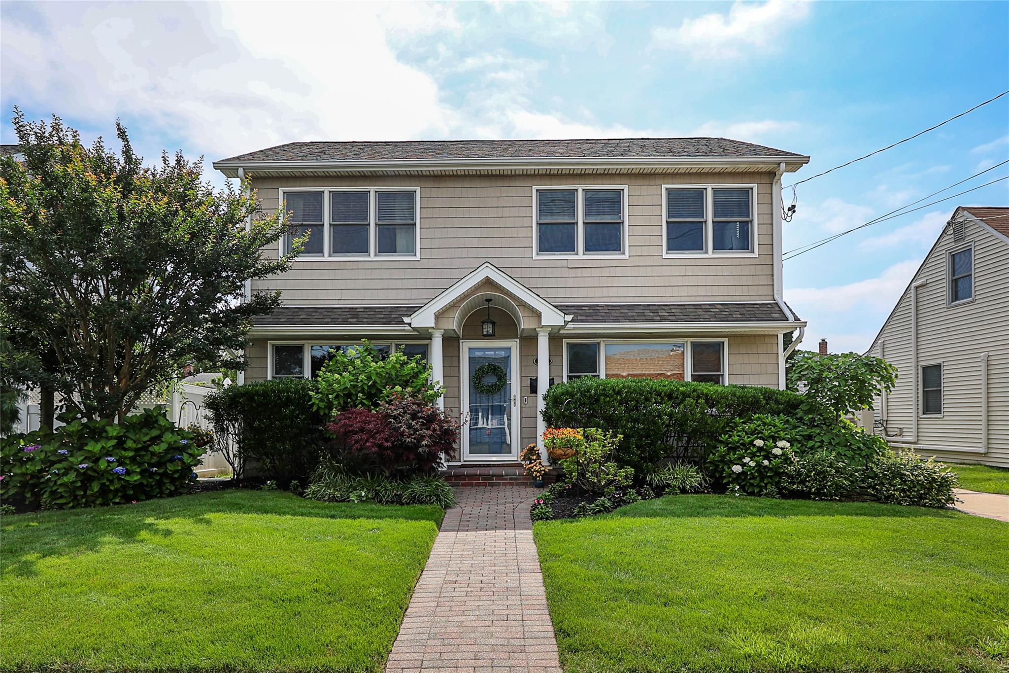#1 photo, 175 Division Avenue, 長島 Massapequa , NY 11758