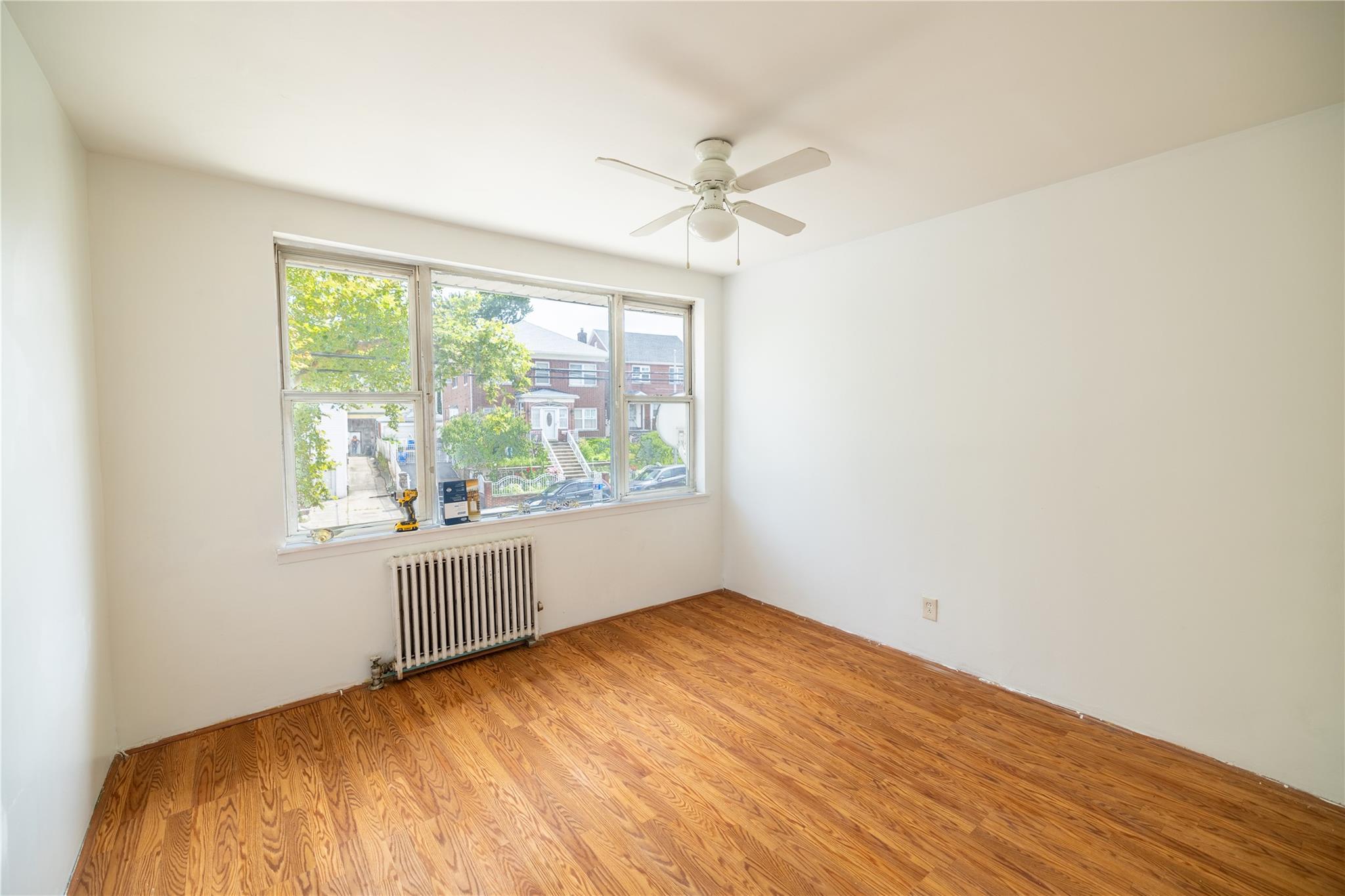 #5 photo, 2941 Middletown Road, Bronx , NY 10461