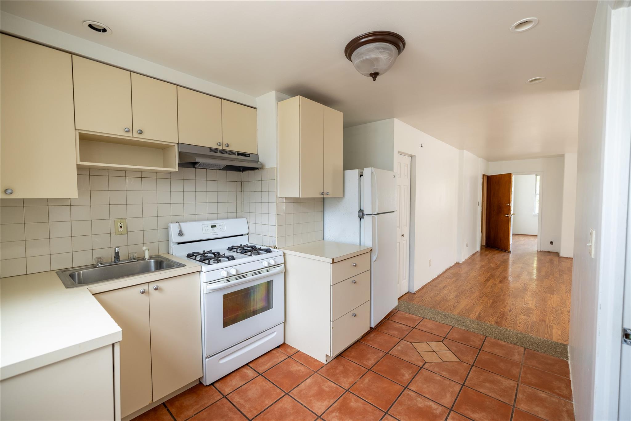 #7 photo, 2941 Middletown Road, Bronx , NY 10461