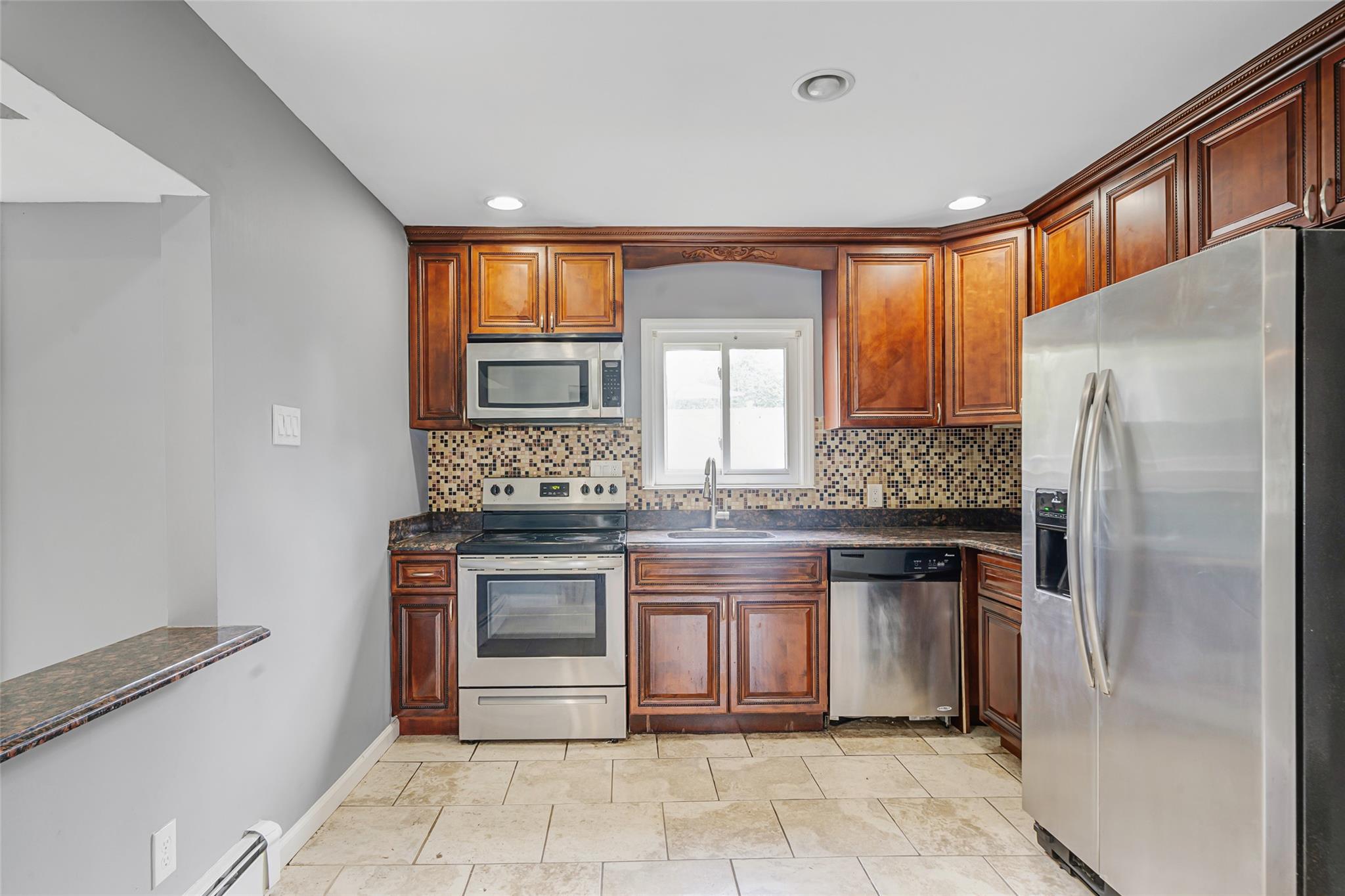 #9 photo, 281 Carlls Path, サフォーク郡 Deer Park , NY 11729