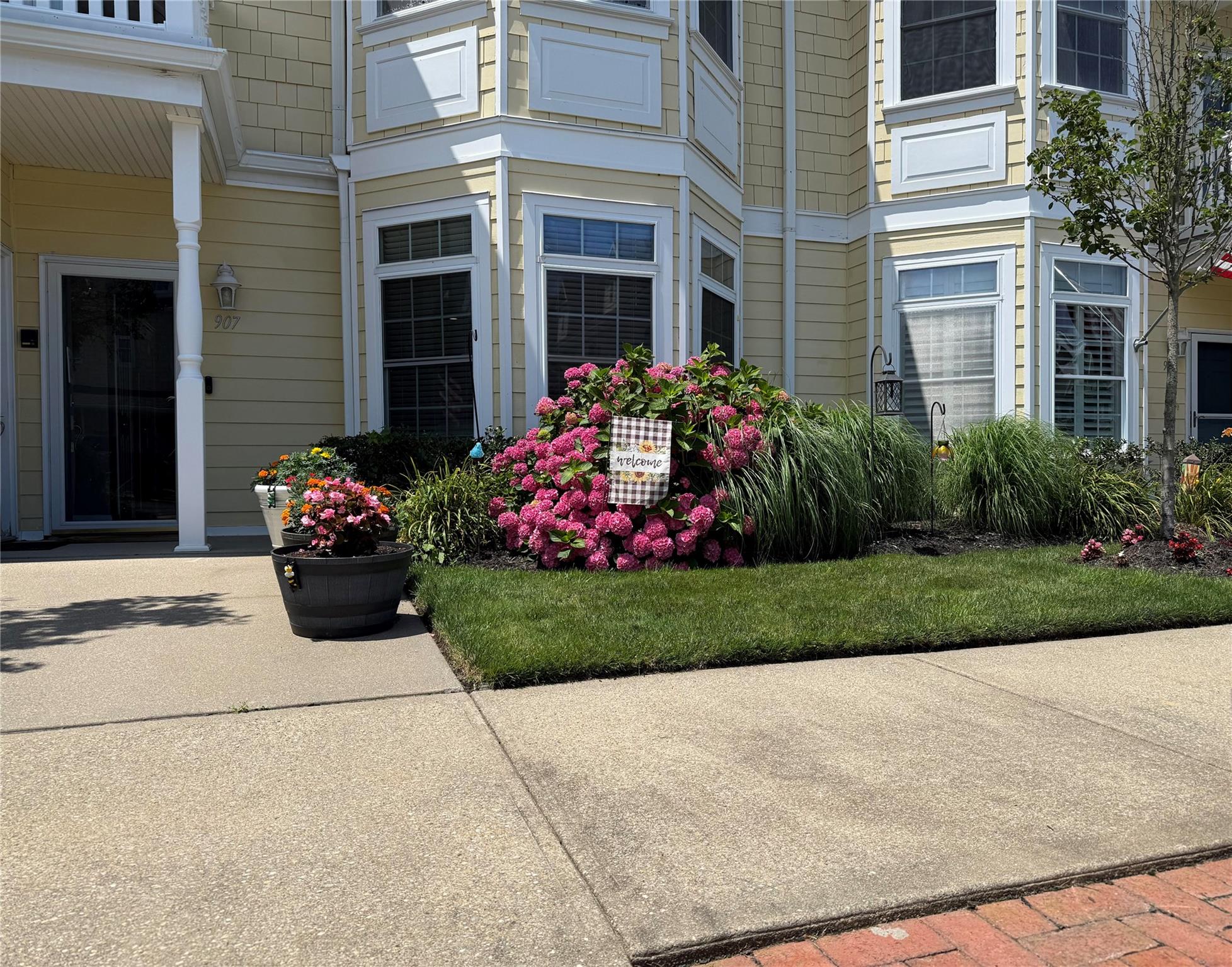 #1 photo, 907 Emily Drive, 東長島 Patchogue , NY 11772
