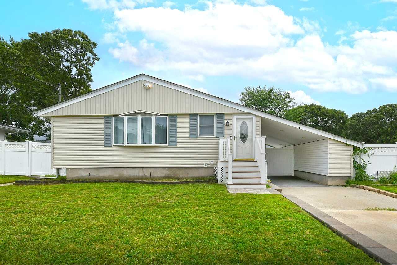 #1 photo, 12 Jefferson Avenue, 東長島 Centereach , NY 11720